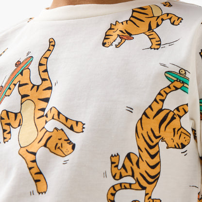 Juniors All-Over Tiger Print T-shirt with Crew Neck
