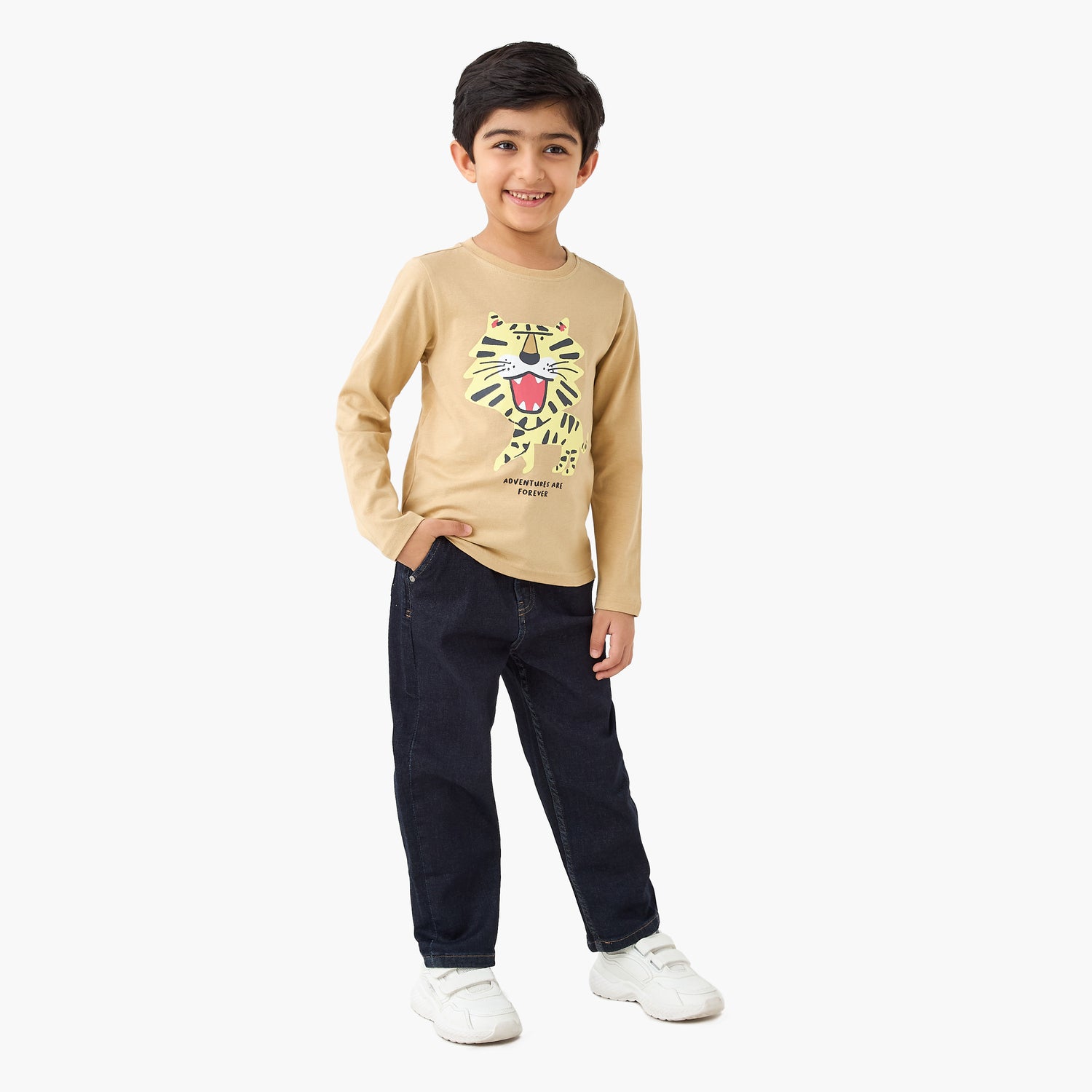 Juniors Tiger Print T-shirt with Long Sleeves