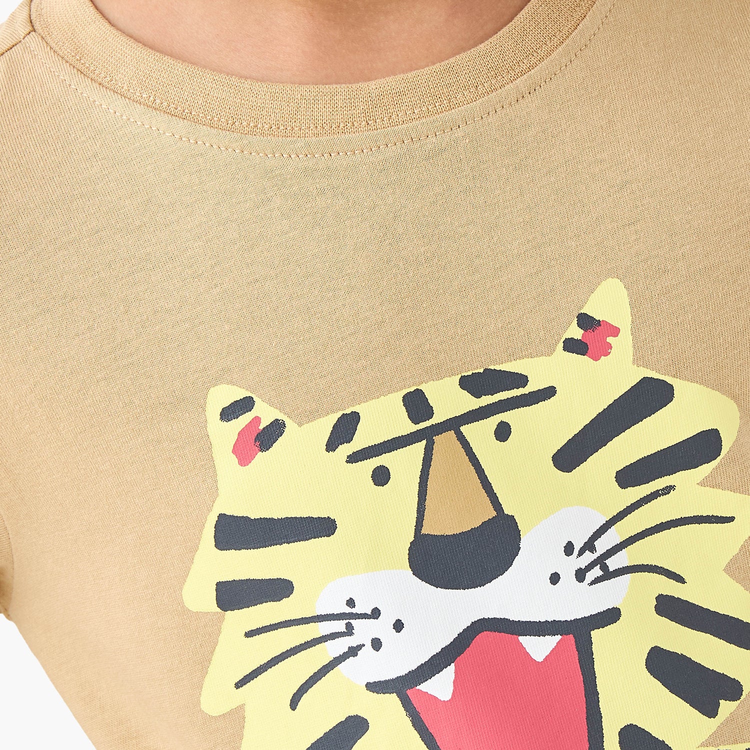 Juniors Tiger Print T-shirt with Long Sleeves