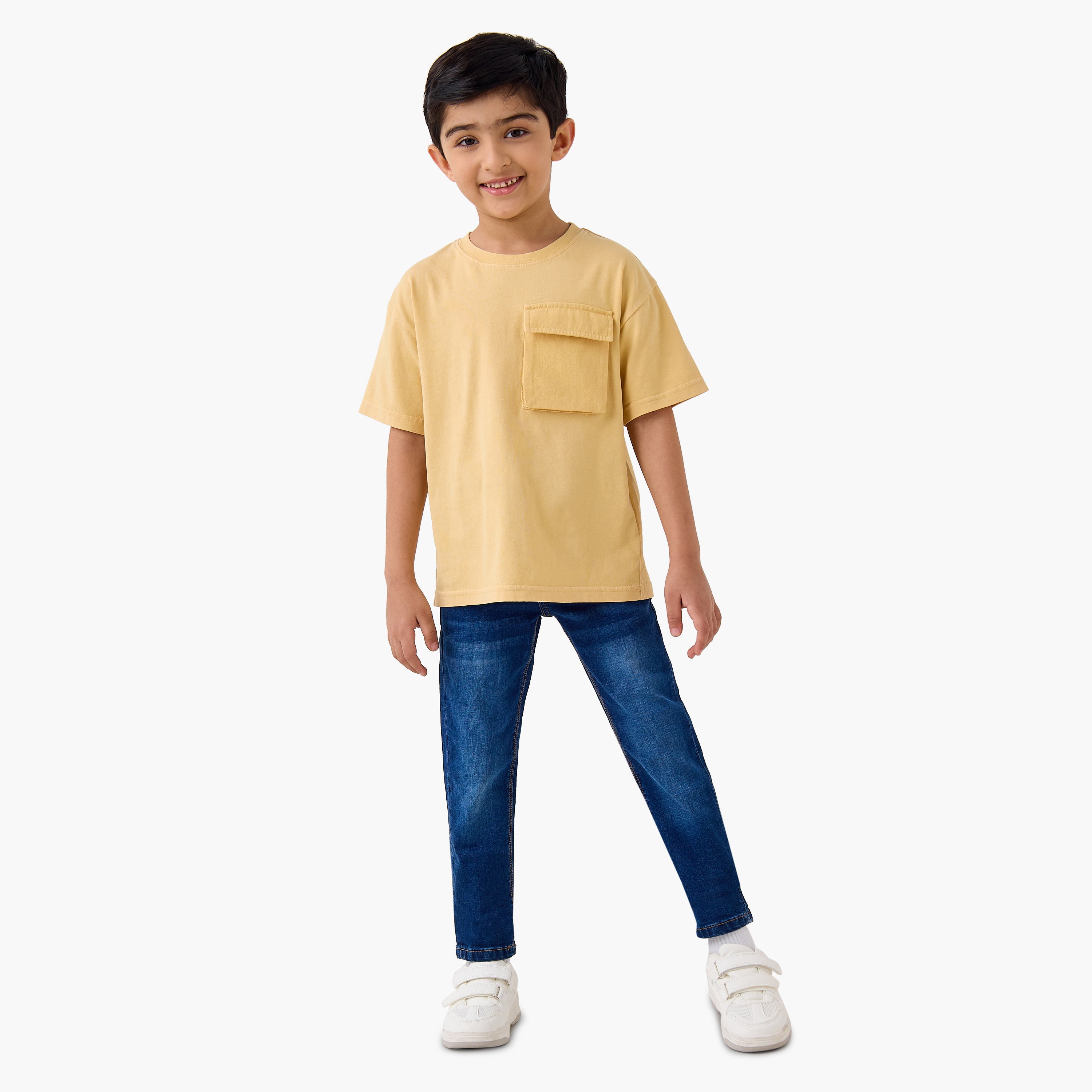 Juniors Solid T-shirt with Short Sleeves and Flap Pocket