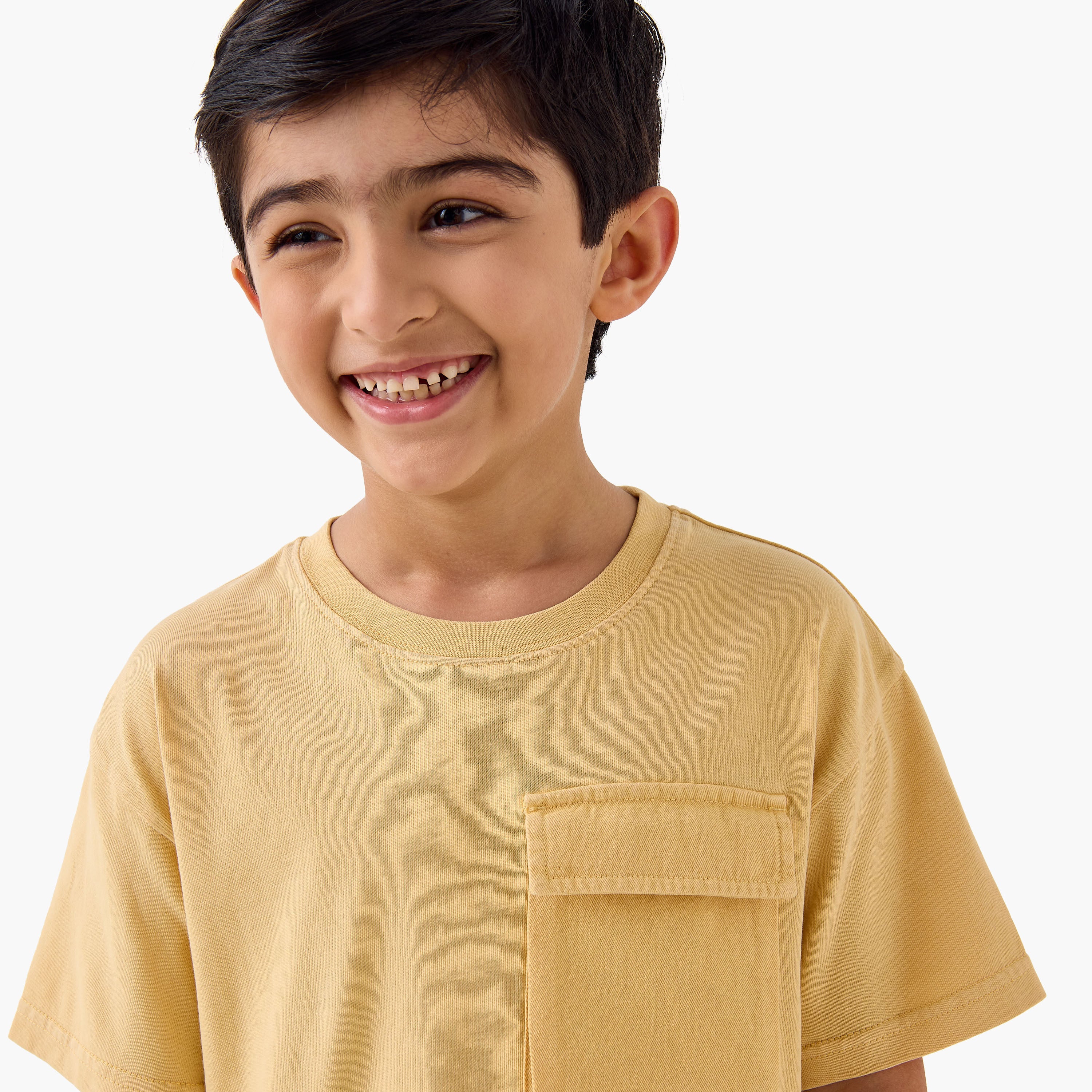 Juniors Solid T-shirt with Short Sleeves and Flap Pocket