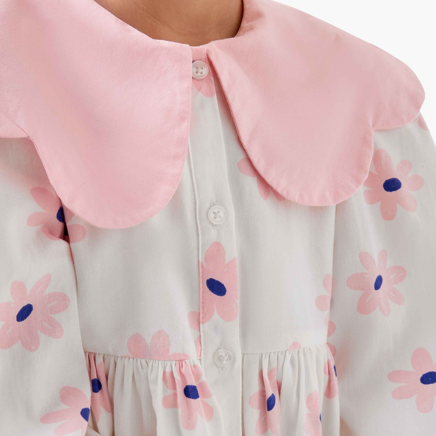 Juniors Peter Pan Collar Long Sleeves Knee Length Dress with Heart Print