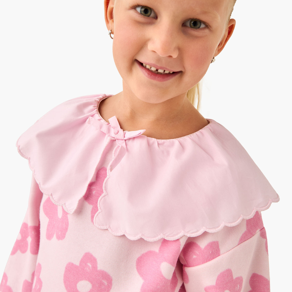 Juniors Girls Peter Pan Collar Sweatshirt with Floral Print - Long Sleeves