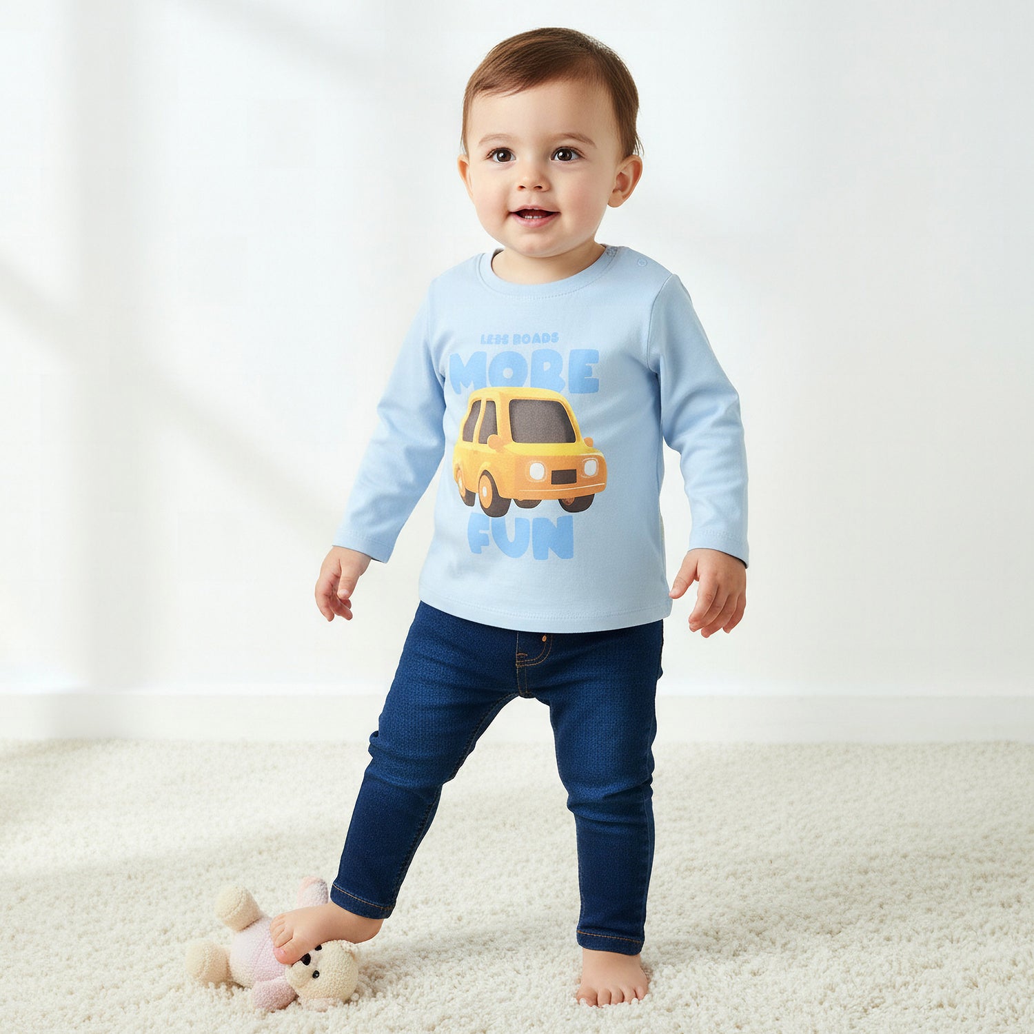 Juniors Crew Neck Long Sleeves T-shirt with Graphic Print