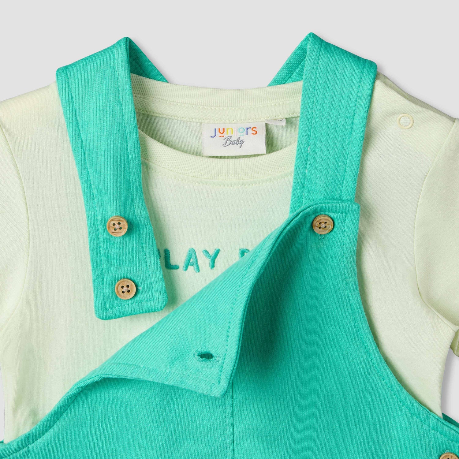 Juniors Round Neck Short Sleeve T-shirt and Dungaree Set with Alligator Applique