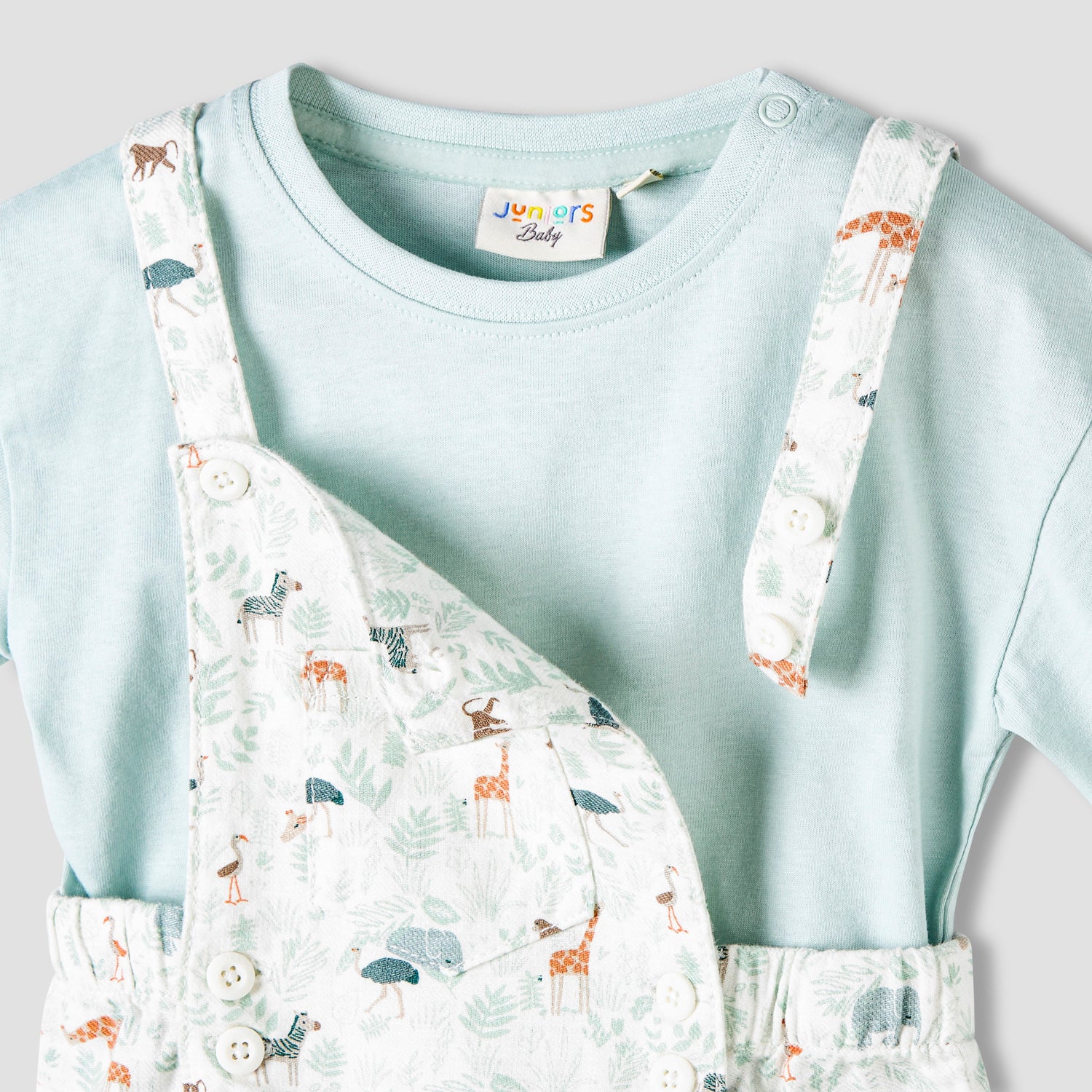 Juniors Round Neck Short Sleeve T-shirt and Dungaree Set with Cap