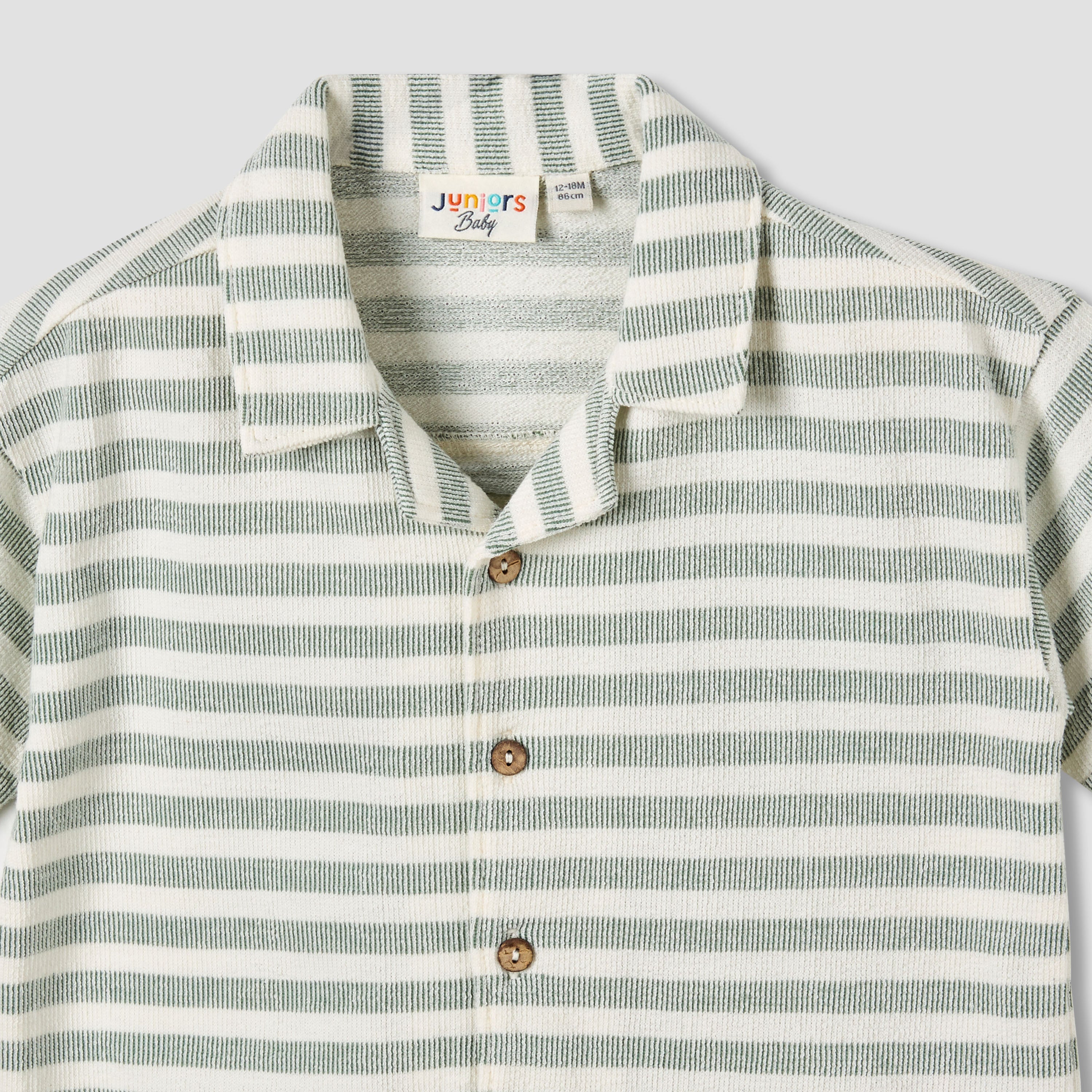 Juniors Short Sleeves Shirt with Stripes