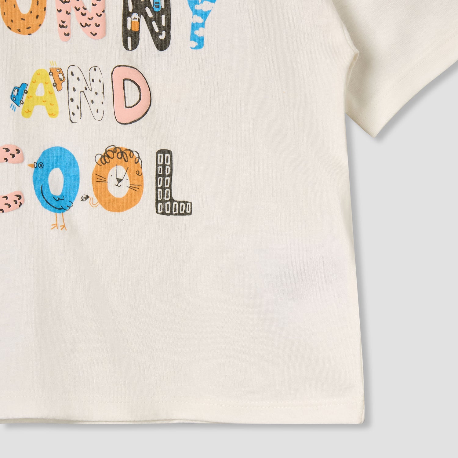Juniors Crew Neck Short Sleeves T-shirt and Shorts Set with Graphic Print