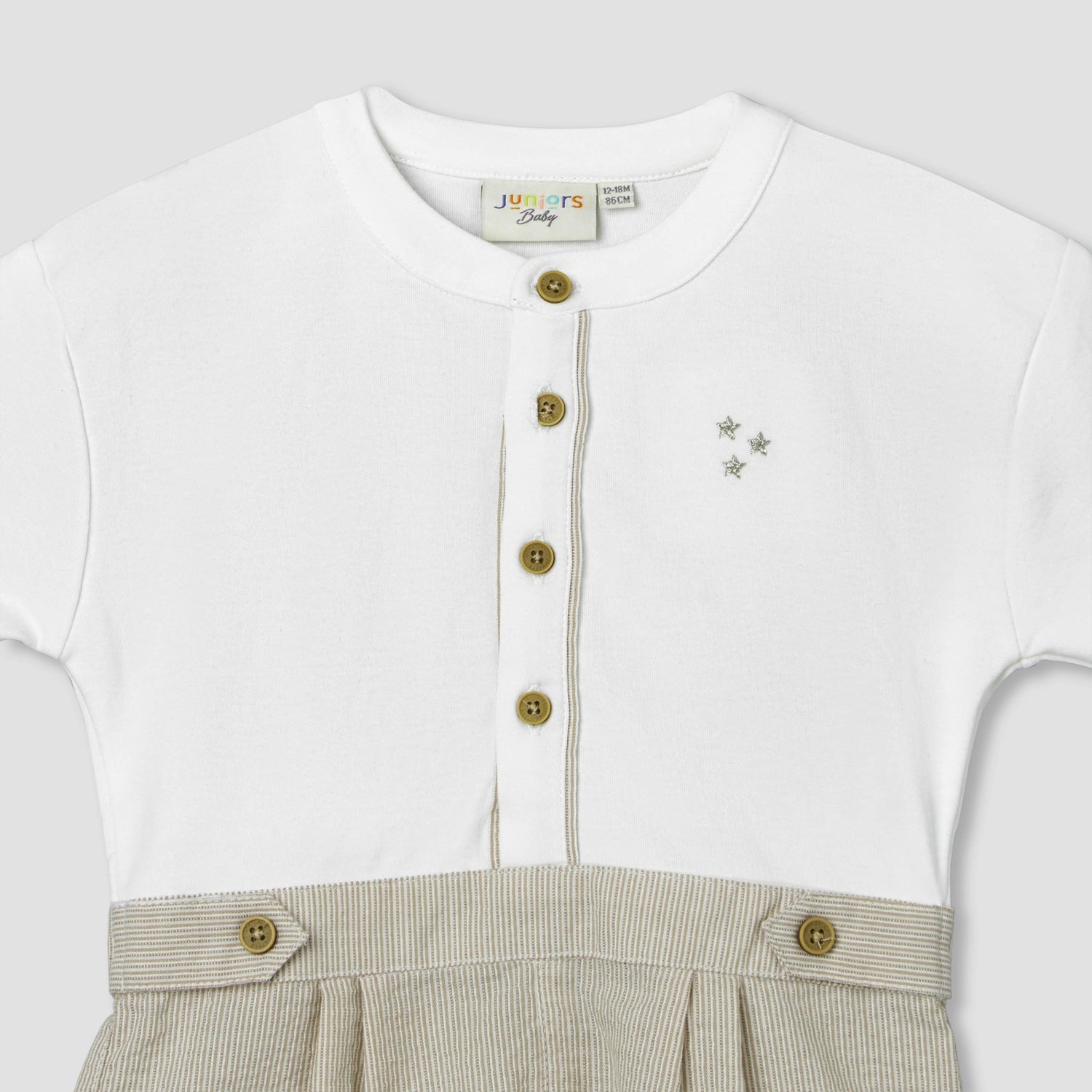 Juniors Henley Neck Short Sleeves Romper with Star Embroidered