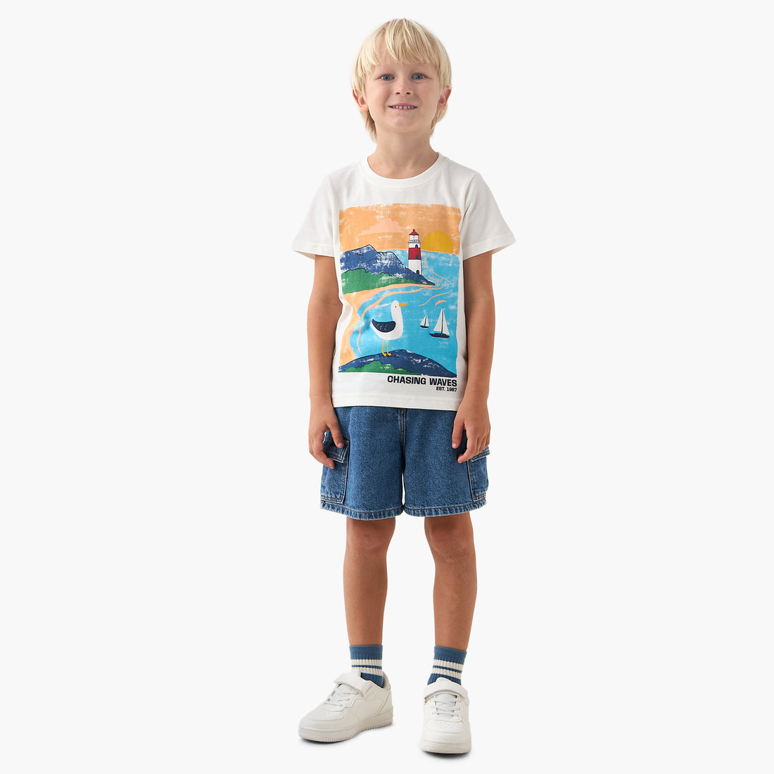 Juniors Crew Neck Short Sleeves T-shirt with Graphic Print