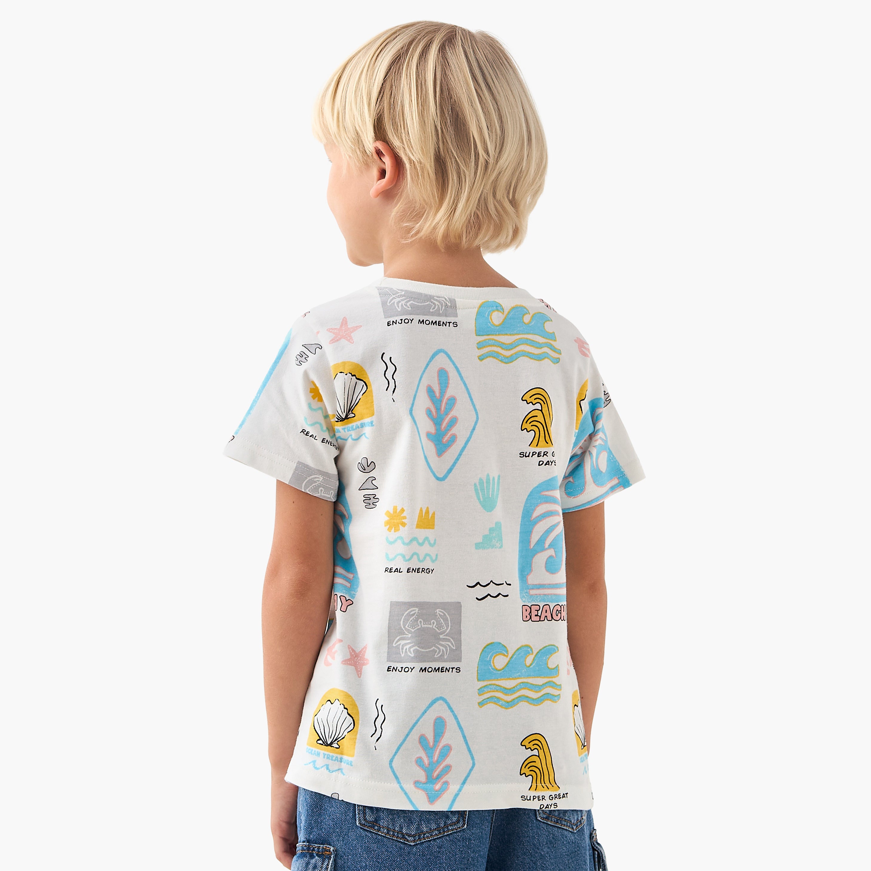 Juniors Round Neck Short Sleeves T-shirt with Graphic Print