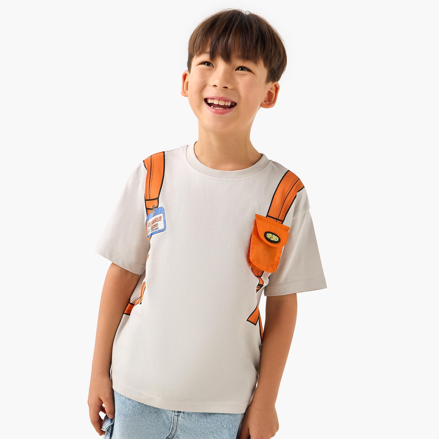 Juniors Crew Neck Short Sleeve T-shirt with Backpack Print