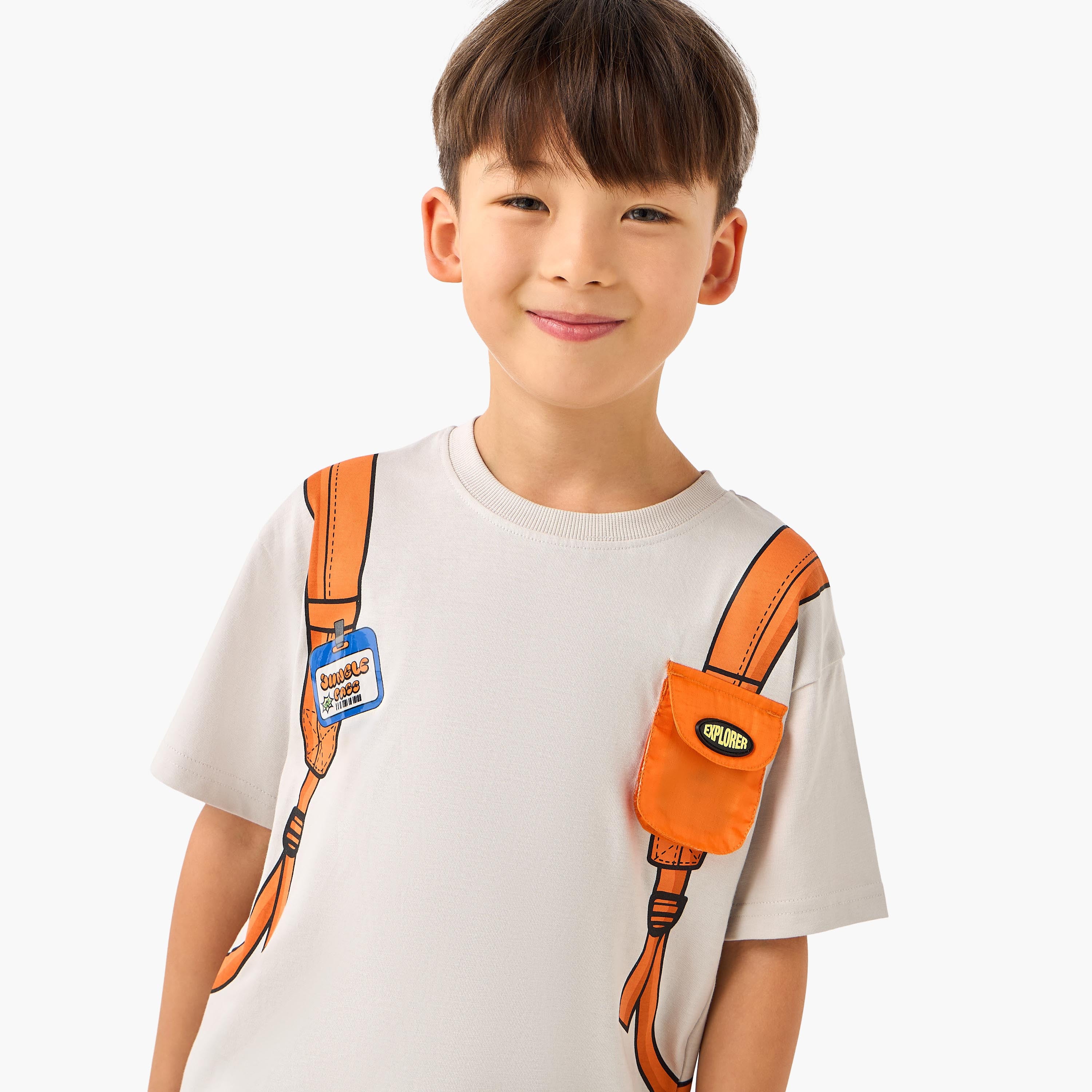 Juniors Crew Neck Short Sleeve T-shirt with Backpack Print