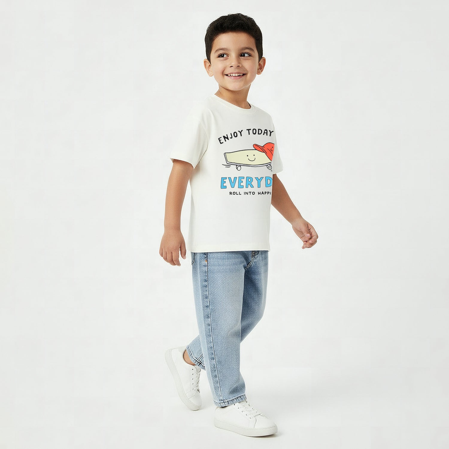 Juniors Crew Neck Short Sleeve T-shirt with Print
