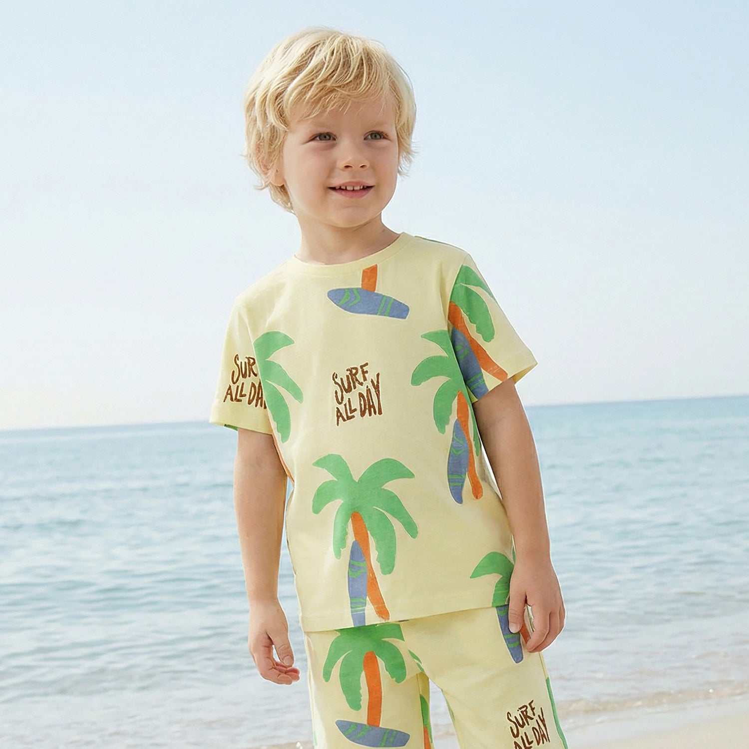 Juniors Crew Neck Short Sleeves T-shirt with Palm Tree Print