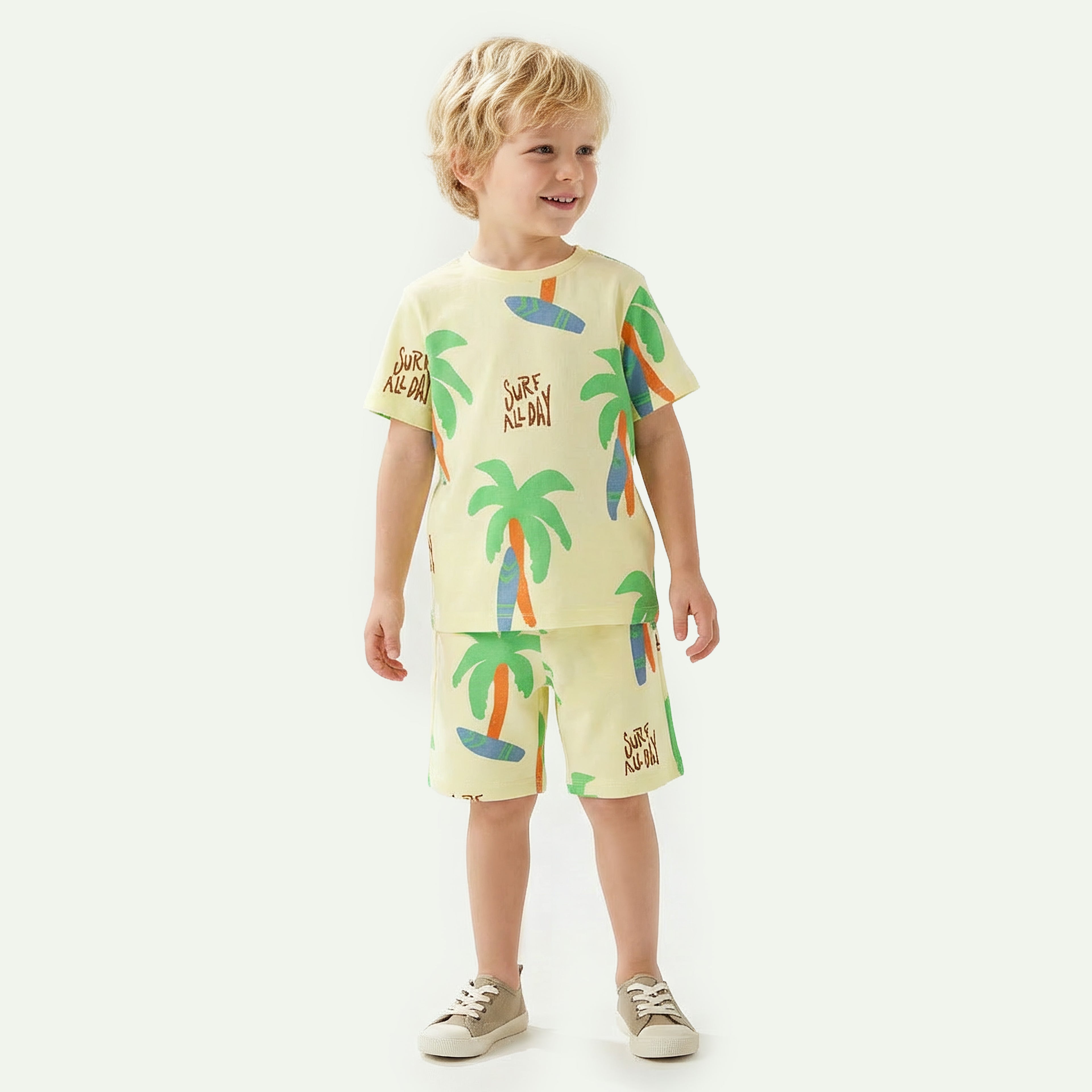 Juniors Crew Neck Short Sleeves T-shirt with Palm Tree Print