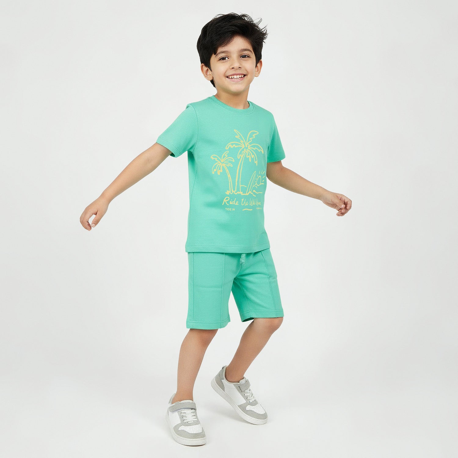 Juniors Crew Neck Short Sleeves T-shirt with Graphic Print