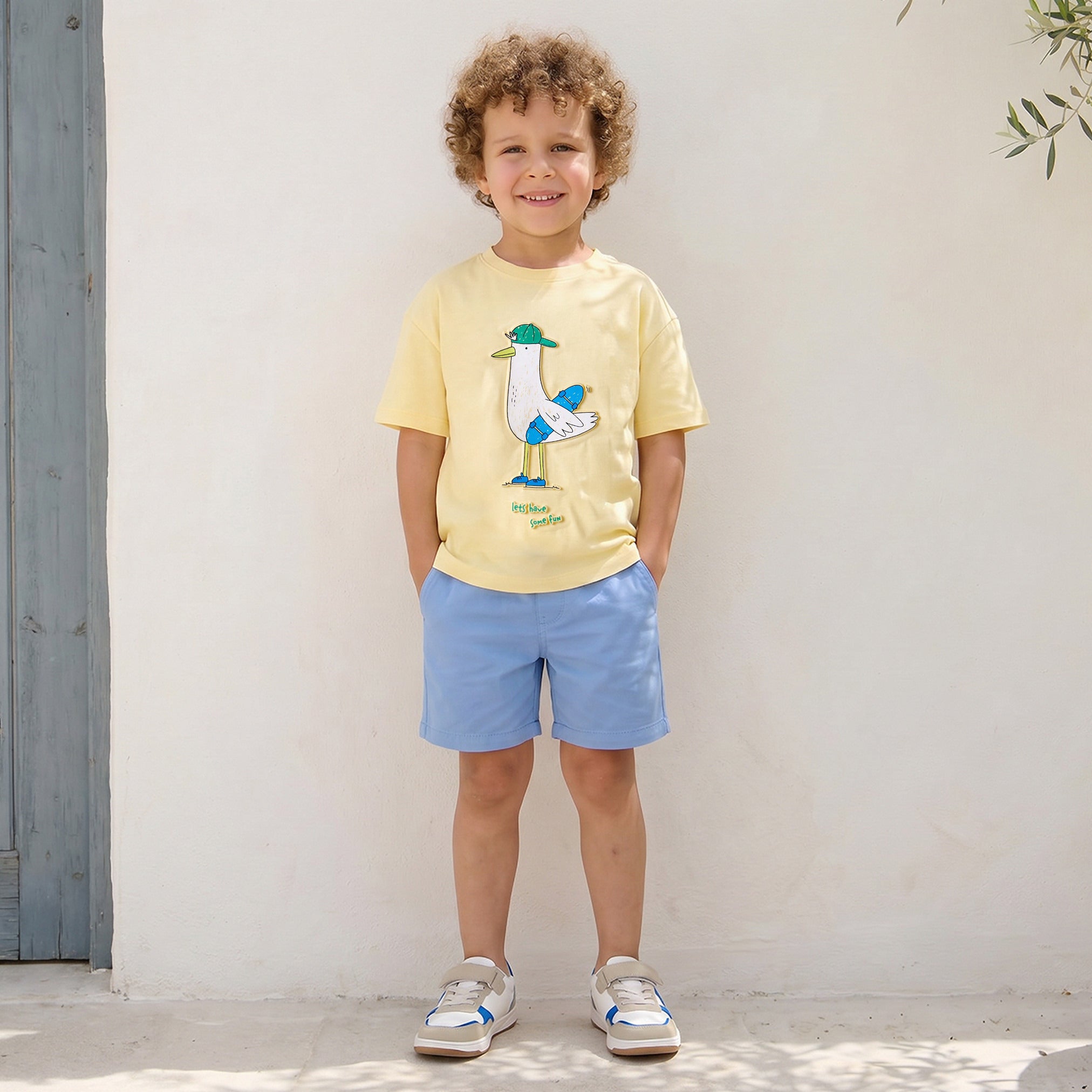 Juniors Crew Neck Short Sleeves T-shirt with Seagull Embossed Print