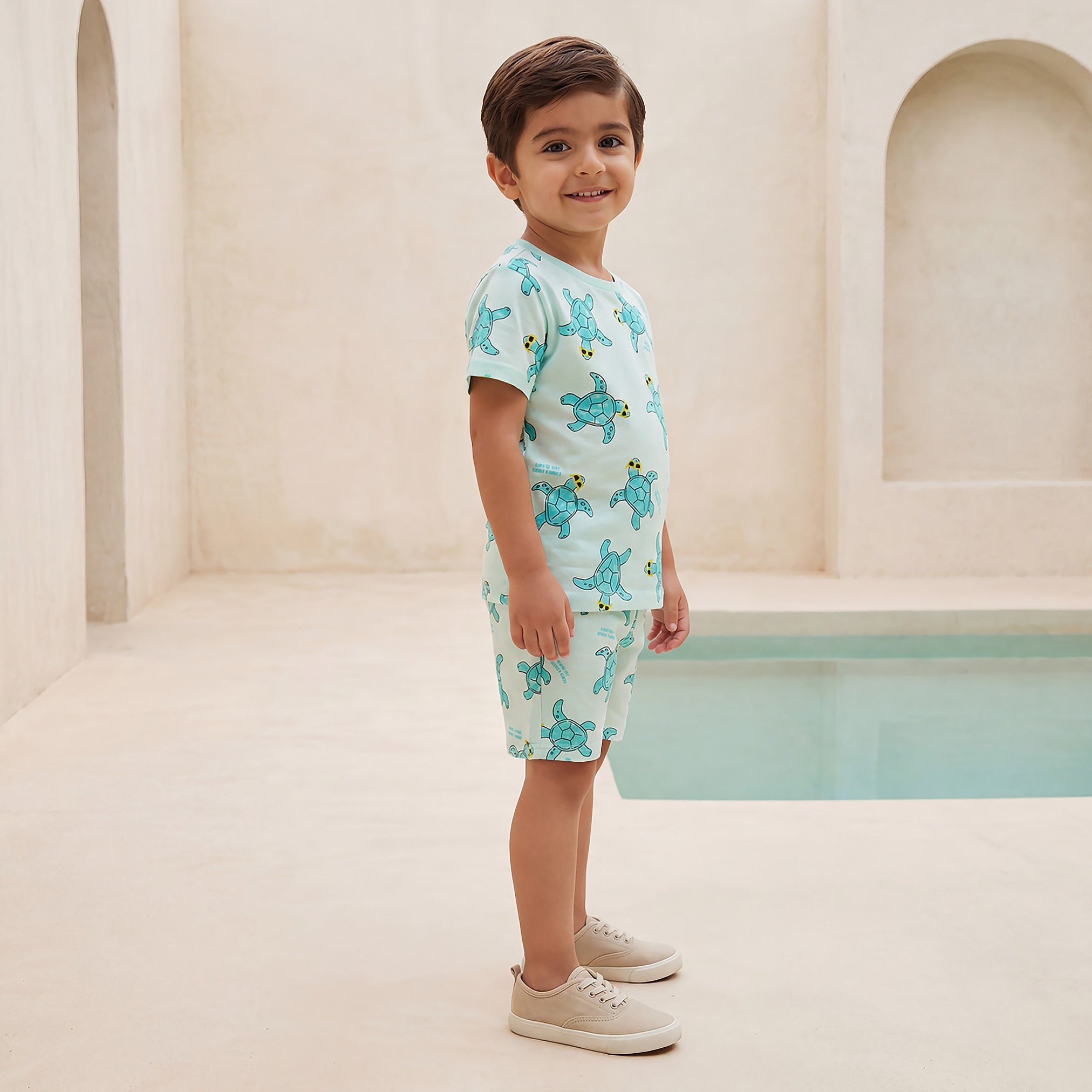 Juniors Crew Neck Short Sleeves T-shirt with Turtle Print