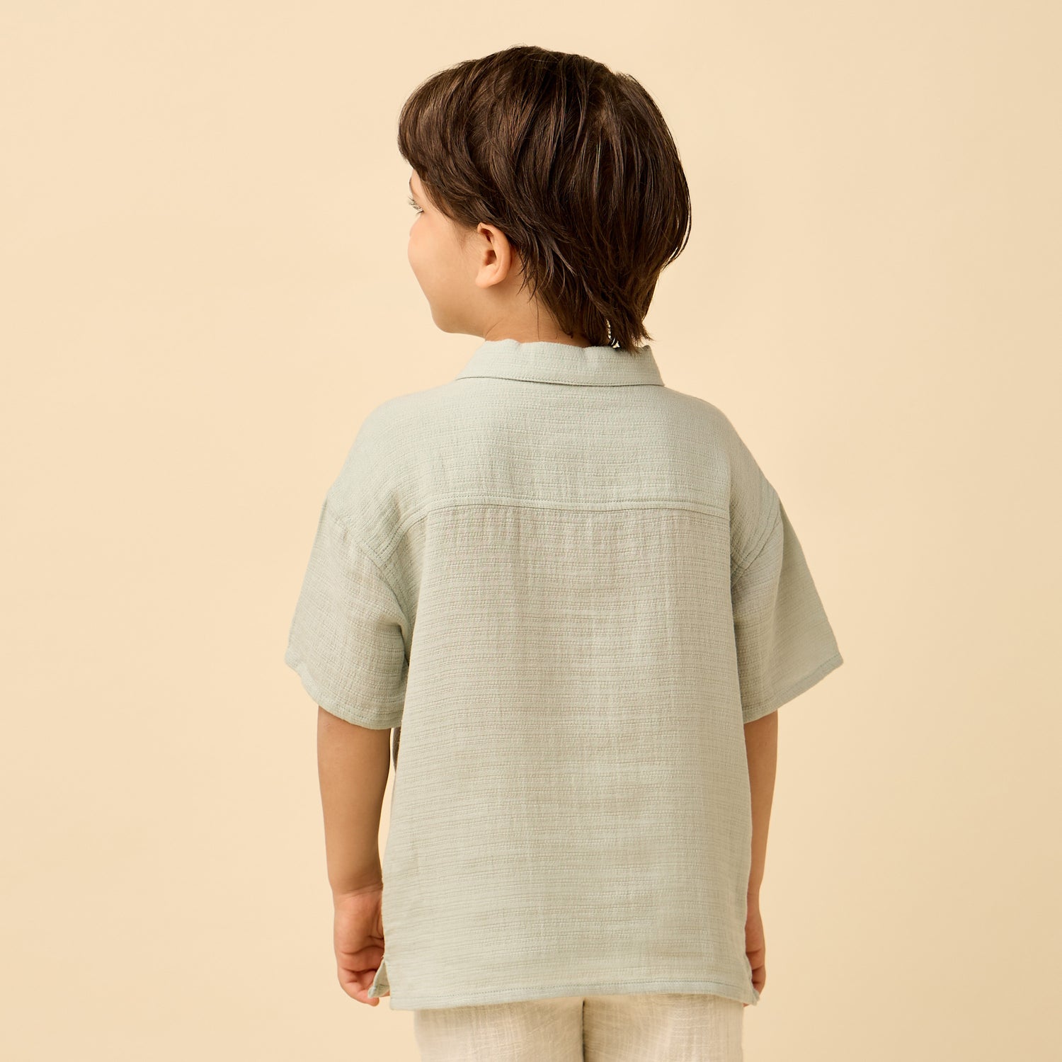 Juniors Short Sleeves Collared T-shirt with Textured Design