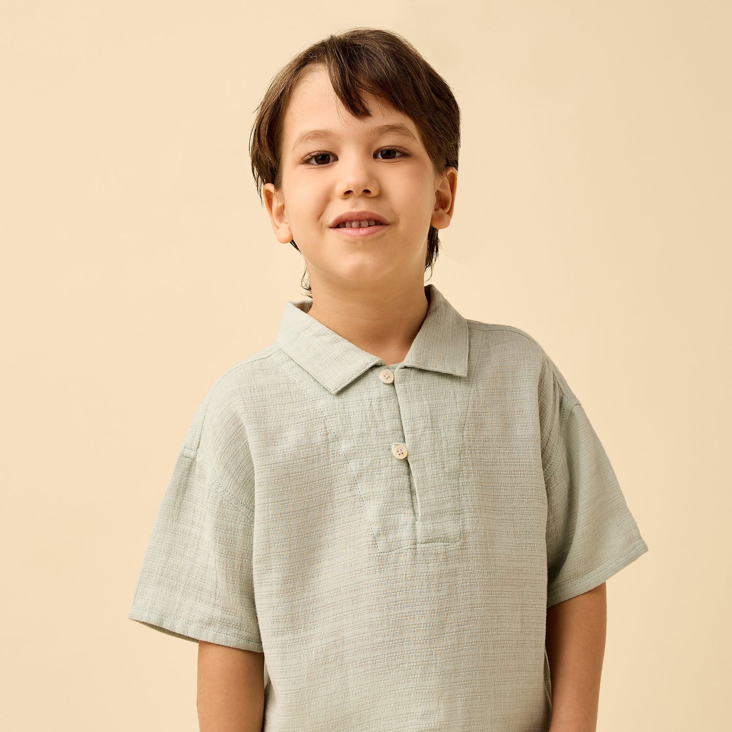 Juniors Short Sleeves Collared T-shirt with Textured Design