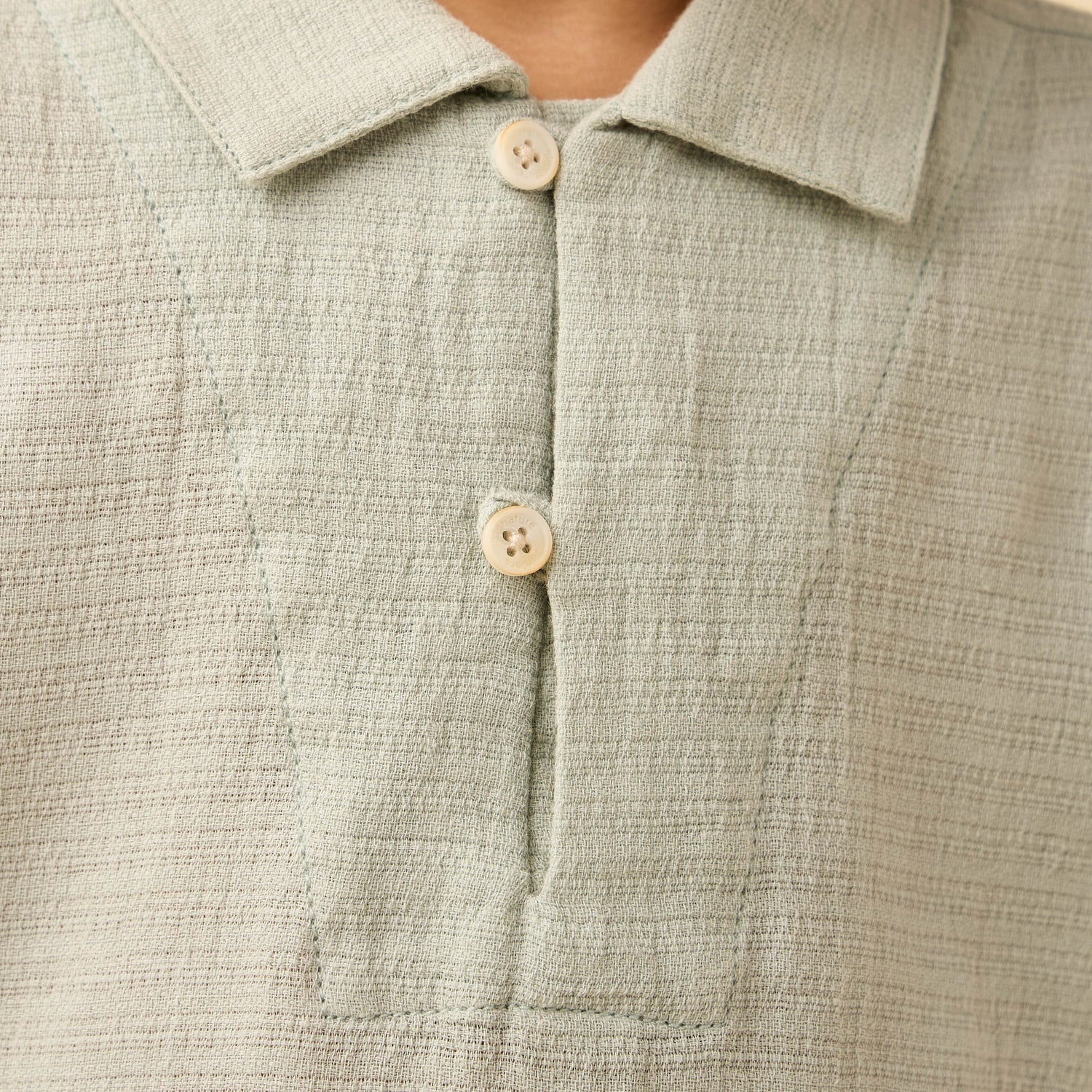Juniors Short Sleeves Collared T-shirt with Textured Design