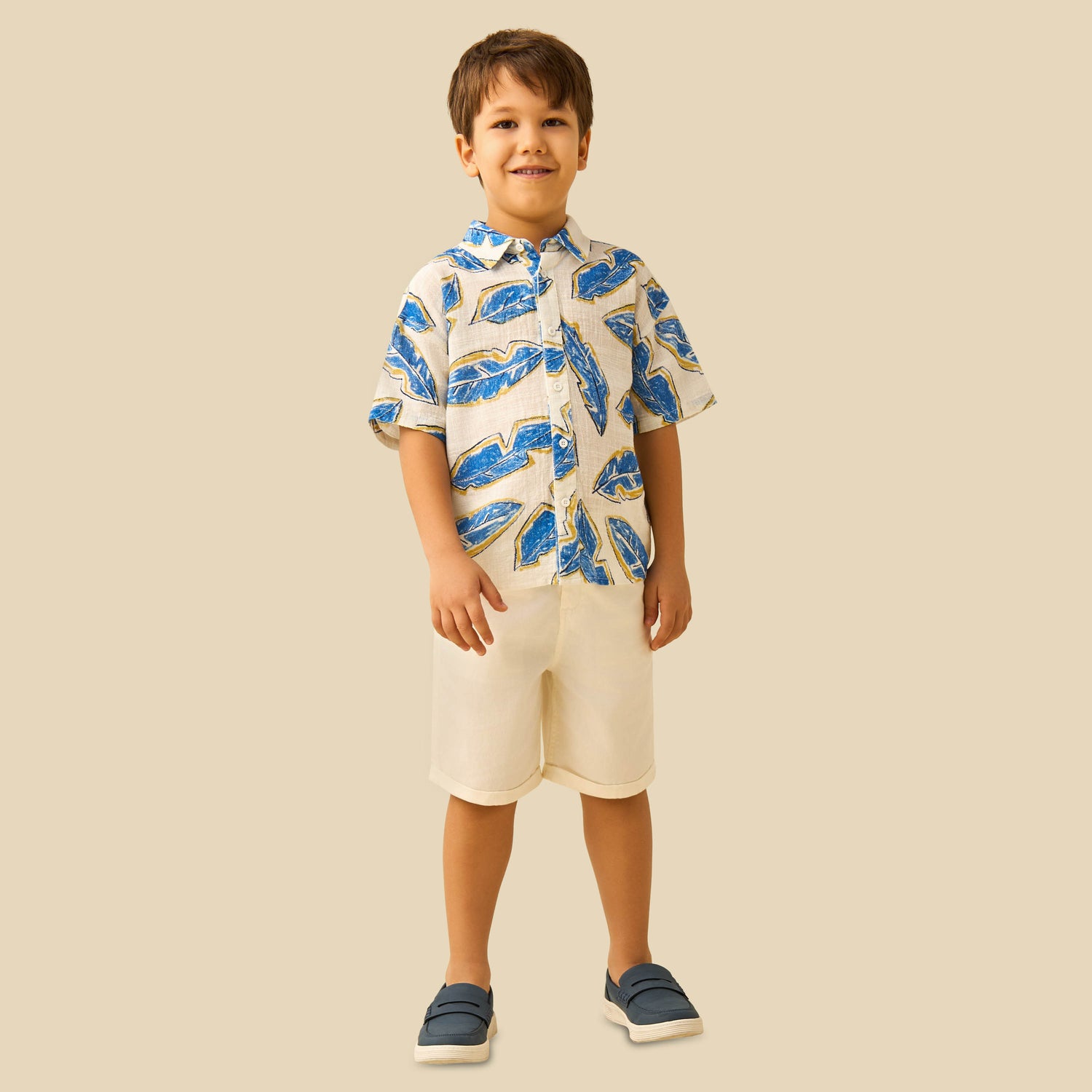 Juniors Short Sleeve Shirt with Leaf Print