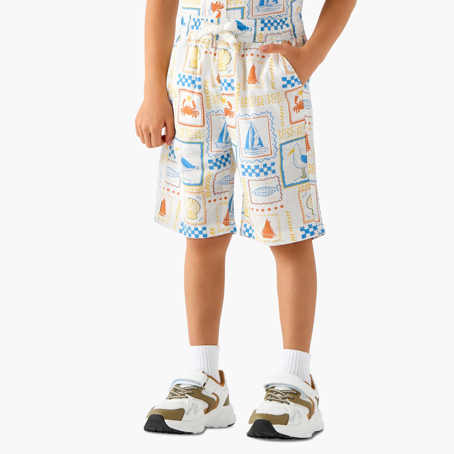 Juniors Collared Short Sleeves Shirt and Shorts Set with Fun Print