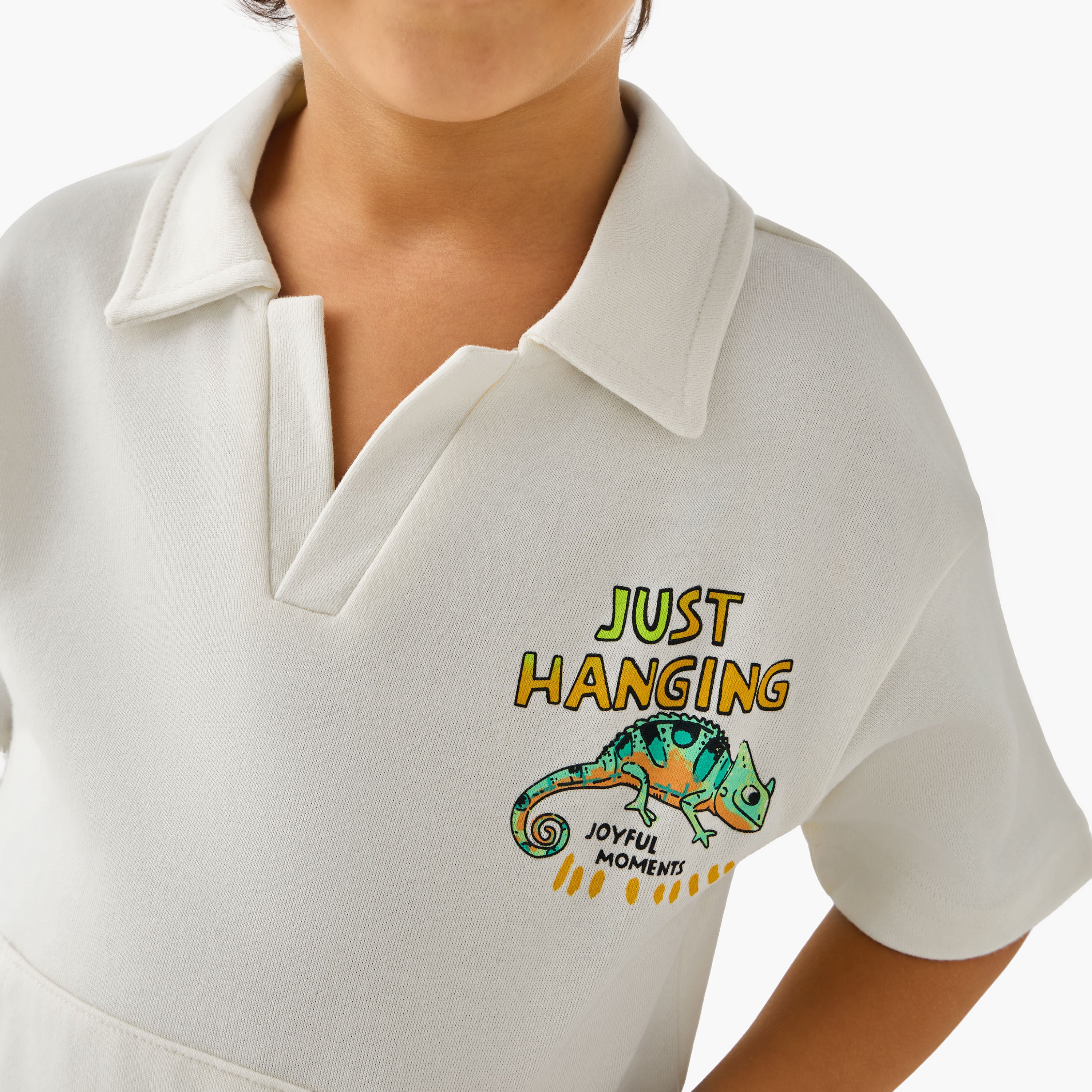 Juniors Collared Neck Short Sleeve Polo T-shirt and Shorts Set with Chameleon Print