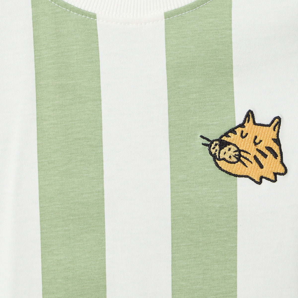 Juniors Crew Neck T-shirt and Shorts Set with Stripes