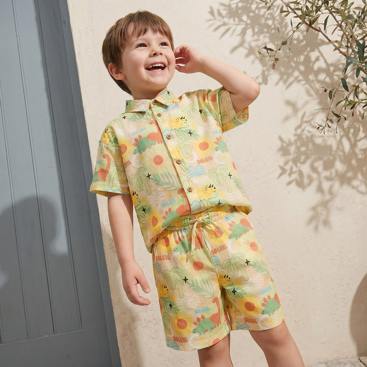 Juniors Collared Short Sleeves Shirt and Shorts Set with Tropical Print