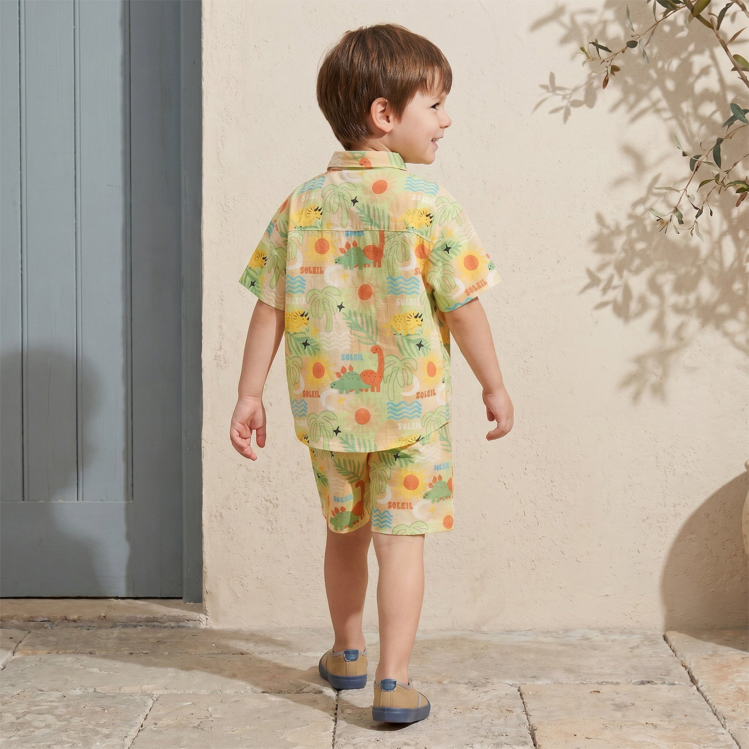 Juniors Collared Short Sleeves Shirt and Shorts Set with Tropical Print