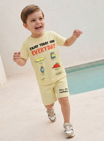 Set of 3 Juniors Crew Neck Short Sleeve T-shirt and Shorts Set with Assorted Print-boys-clothing-setsandcoords-image-3