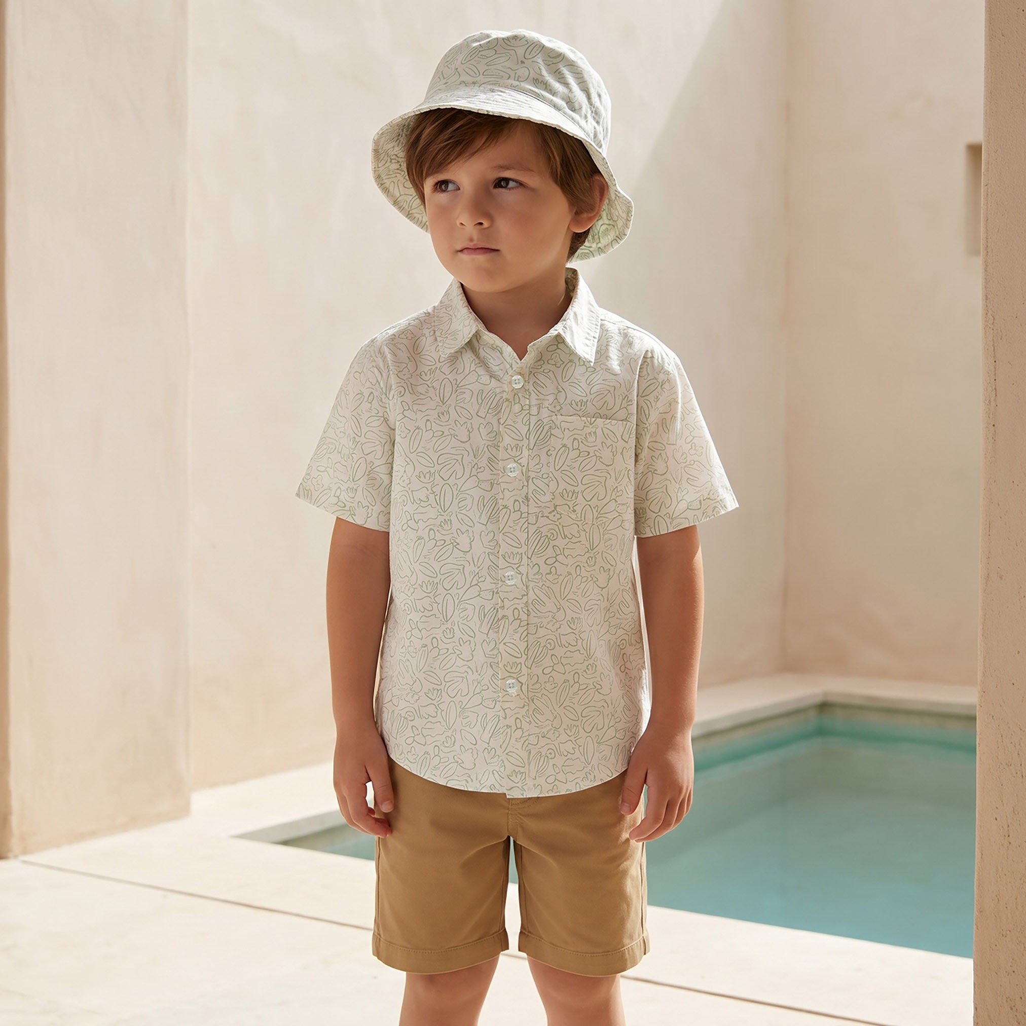Juniors Collared Short Sleeves Shirt and Shorts Set with Hat
