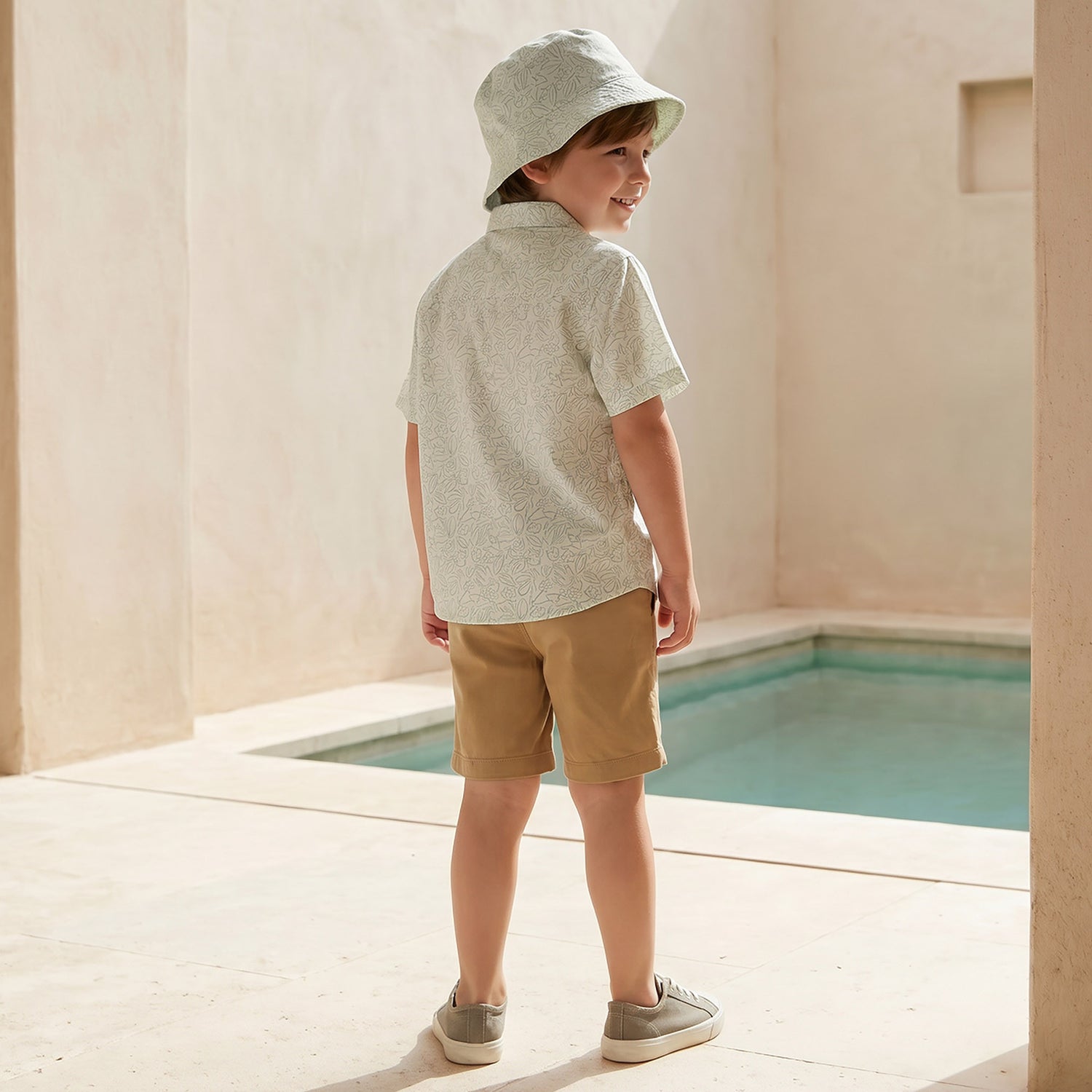 Juniors Collared Short Sleeves Shirt and Shorts Set with Hat