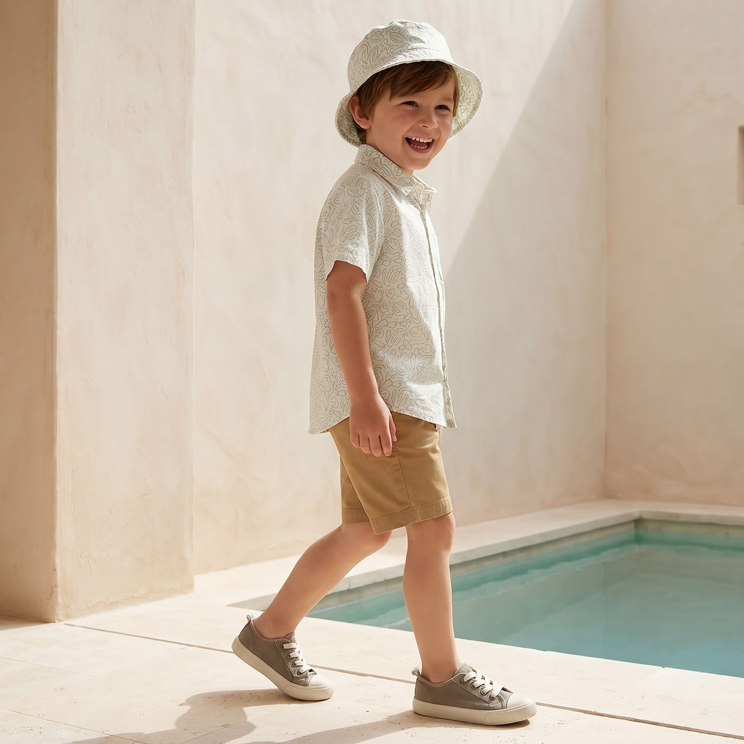 Juniors Collared Short Sleeves Shirt and Shorts Set with Hat
