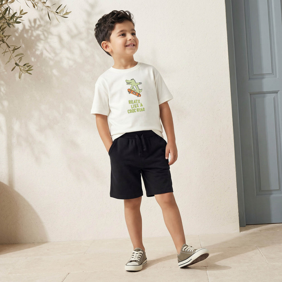 Juniors Crew Neck Short Sleeves T-shirt and Shorts Set with Crocodile Embroidery - White / 1-2 yrs