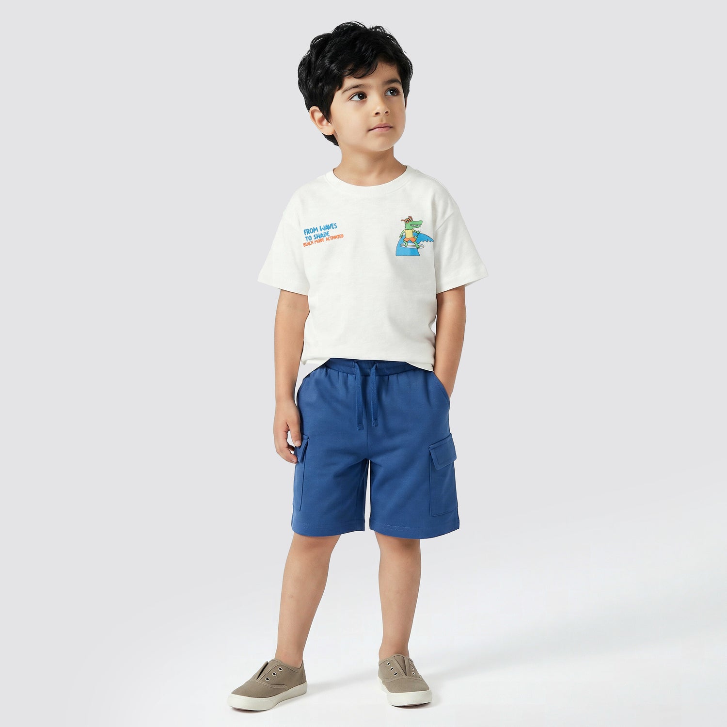 Juniors Crew Neck Short Sleeves T-shirt and Shorts Set with Graphic Print