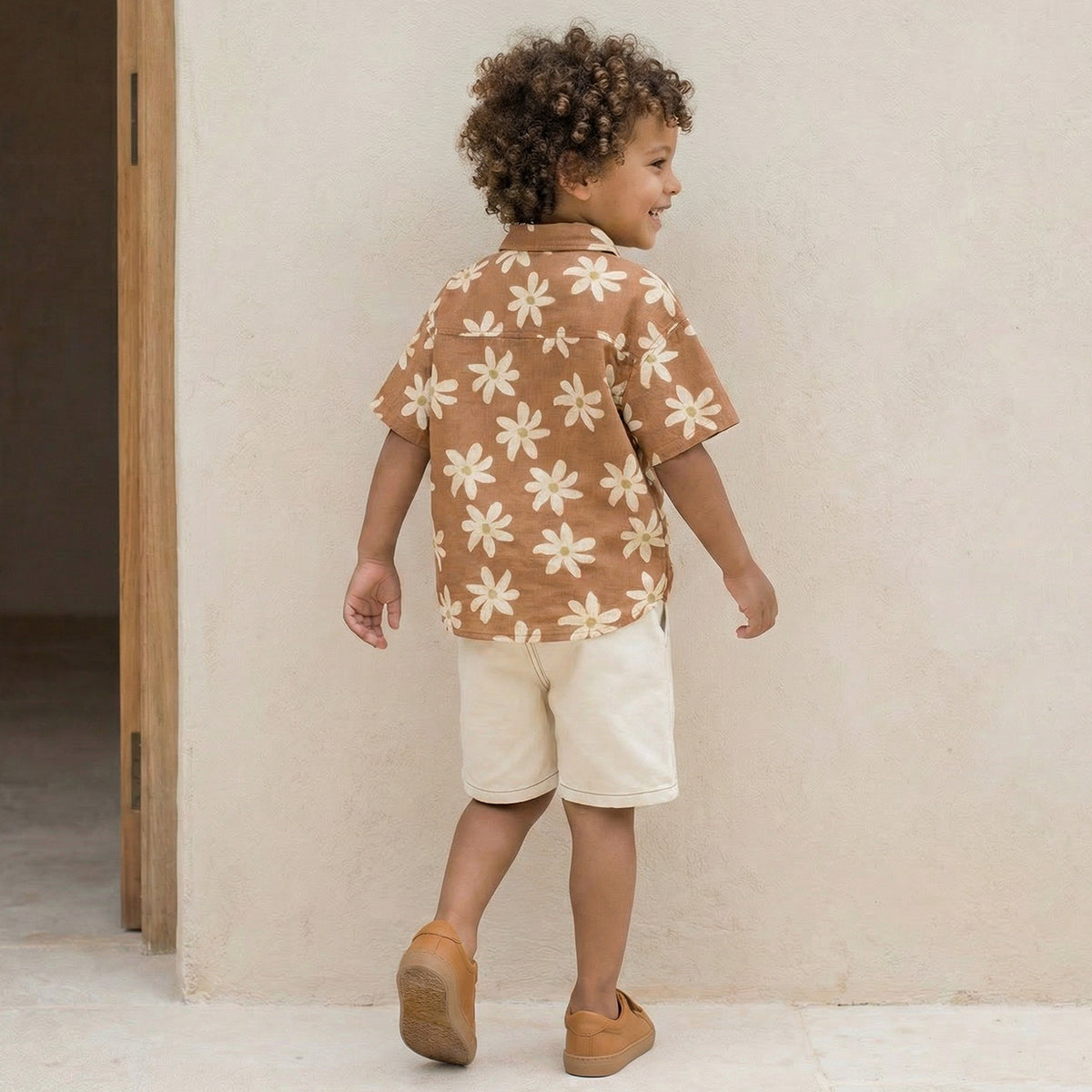 Eligo Collared Short Sleeves Shirt and Shorts Set with Floral Print