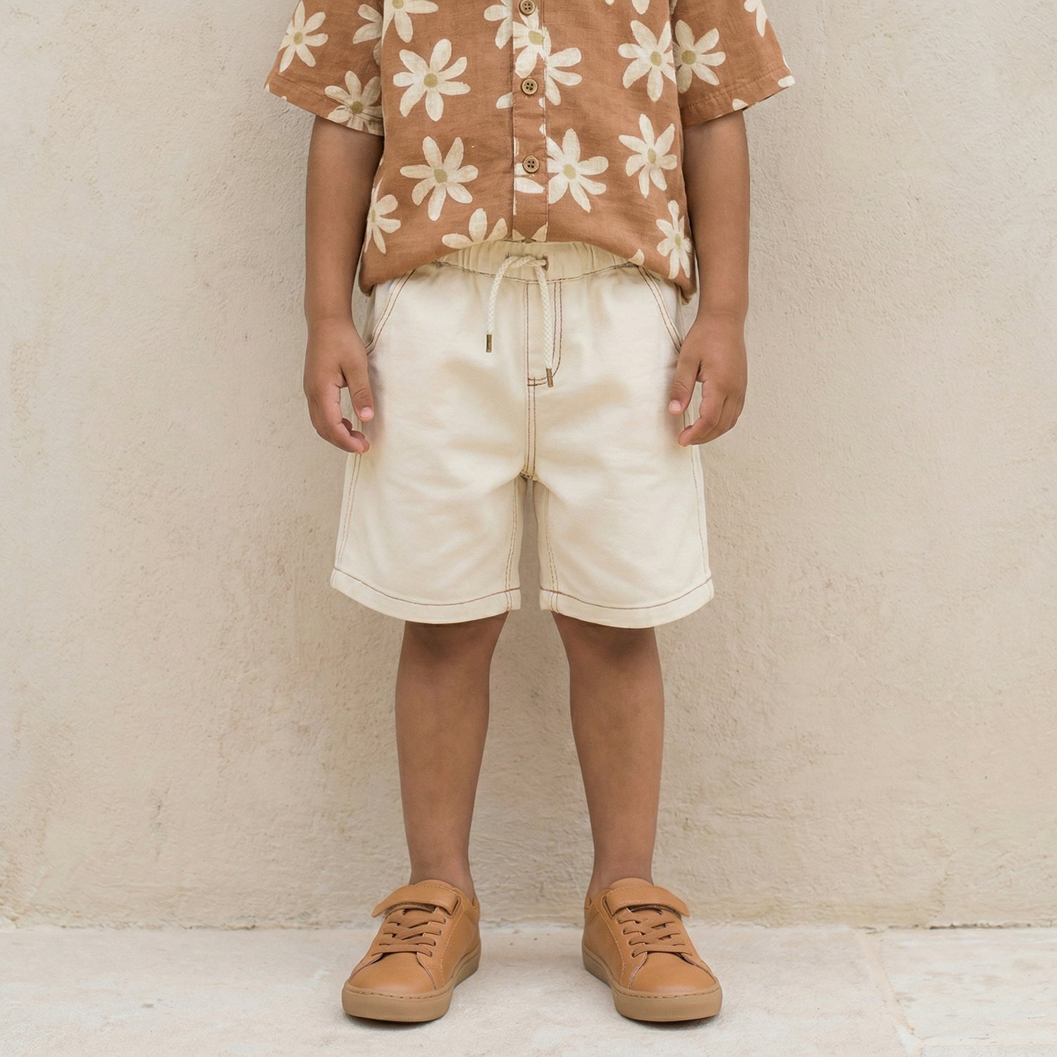 Eligo Collared Short Sleeves Shirt and Shorts Set with Floral Print