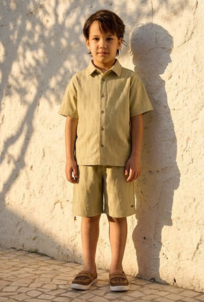 Eligo Collared Short Sleeves Shirt and Shorts Set with Textured Design