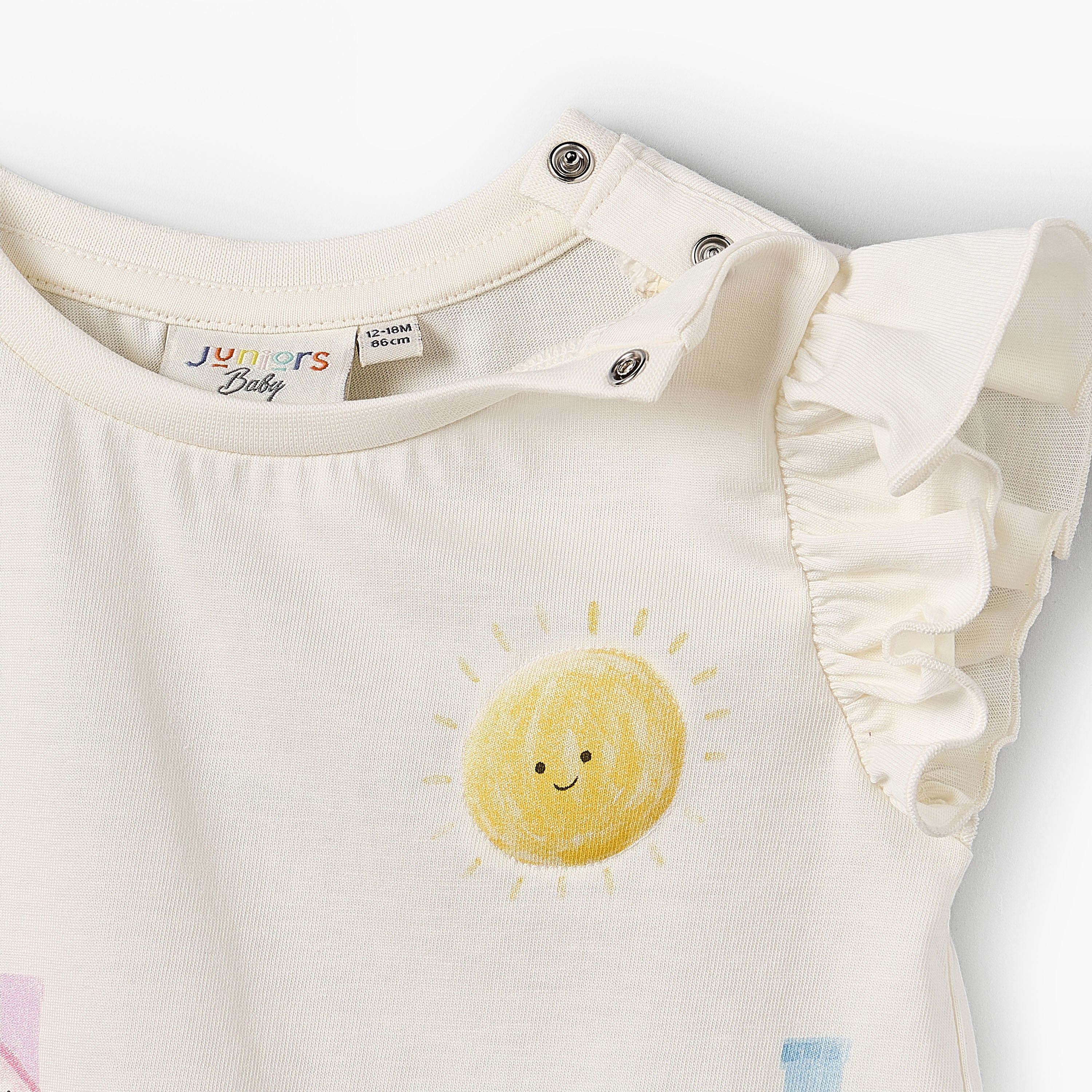 Juniors Crew Neck Cap Sleeves T-shirt with Graphic Print