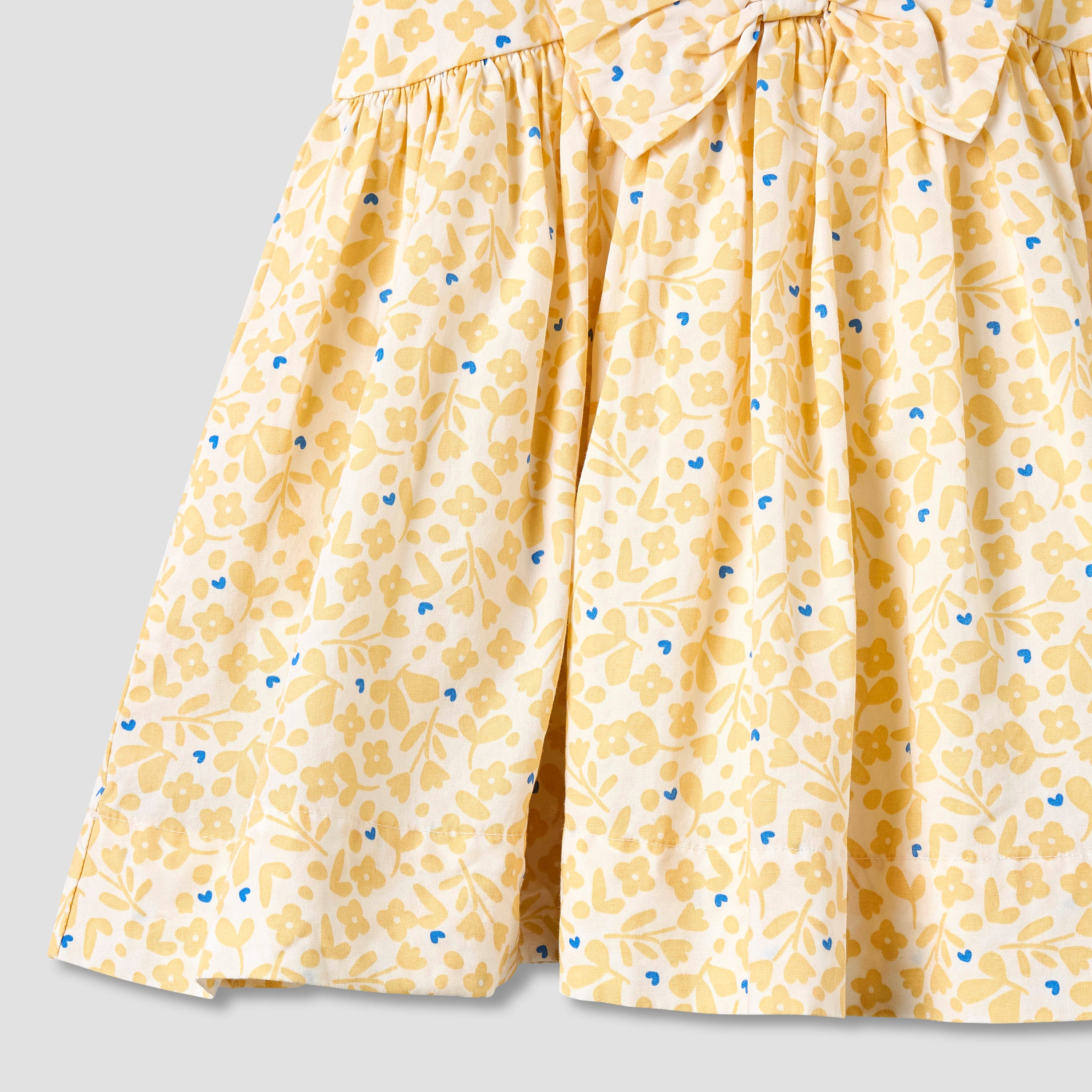 Juniors Round Neck Sleeveless Knee-Length Dress with Floral Print