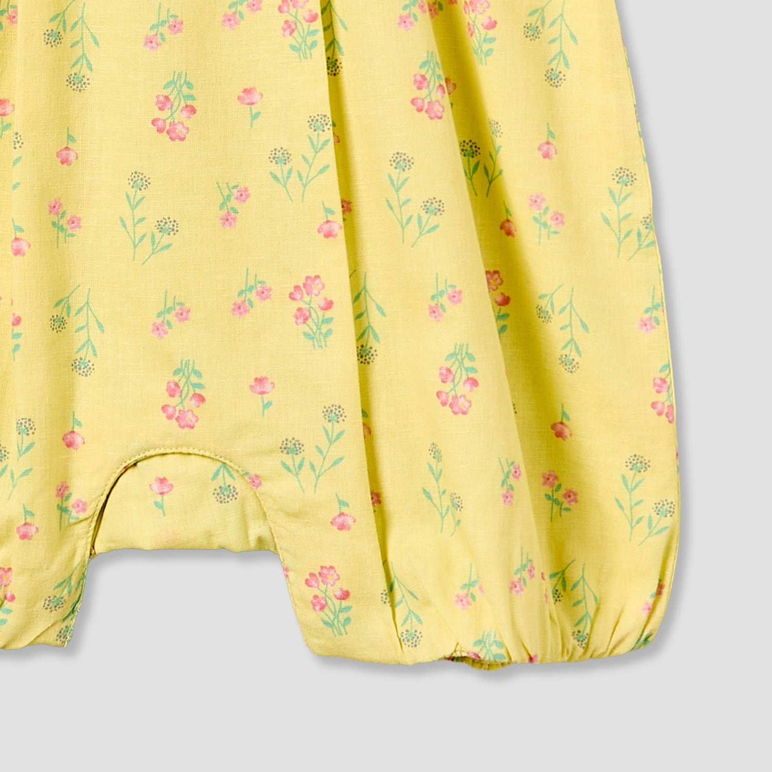 Juniors Peter Pan Collar Sleeveless Romper with Floral Print