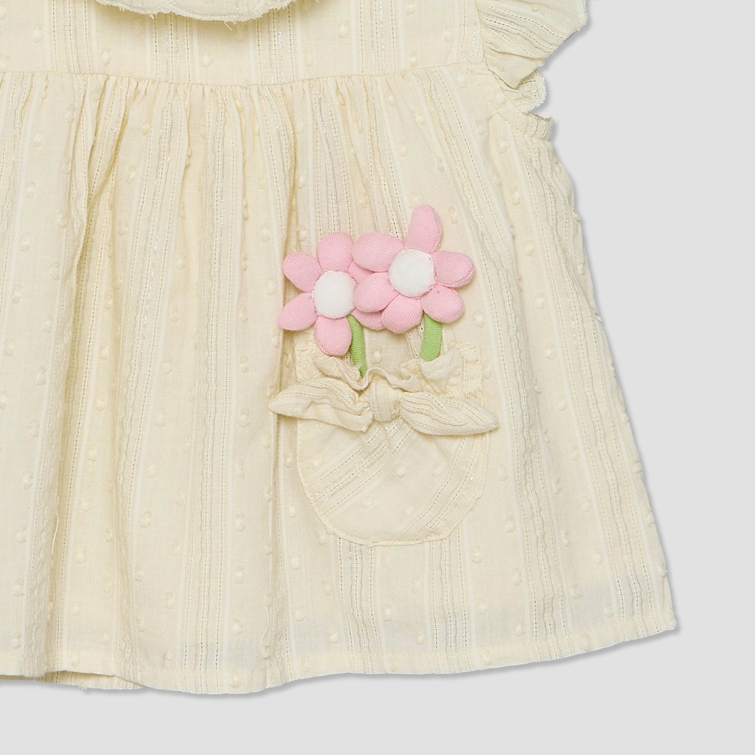 Juniors Round Neck Short Sleeves Top and Shorts Set with Floral Appique