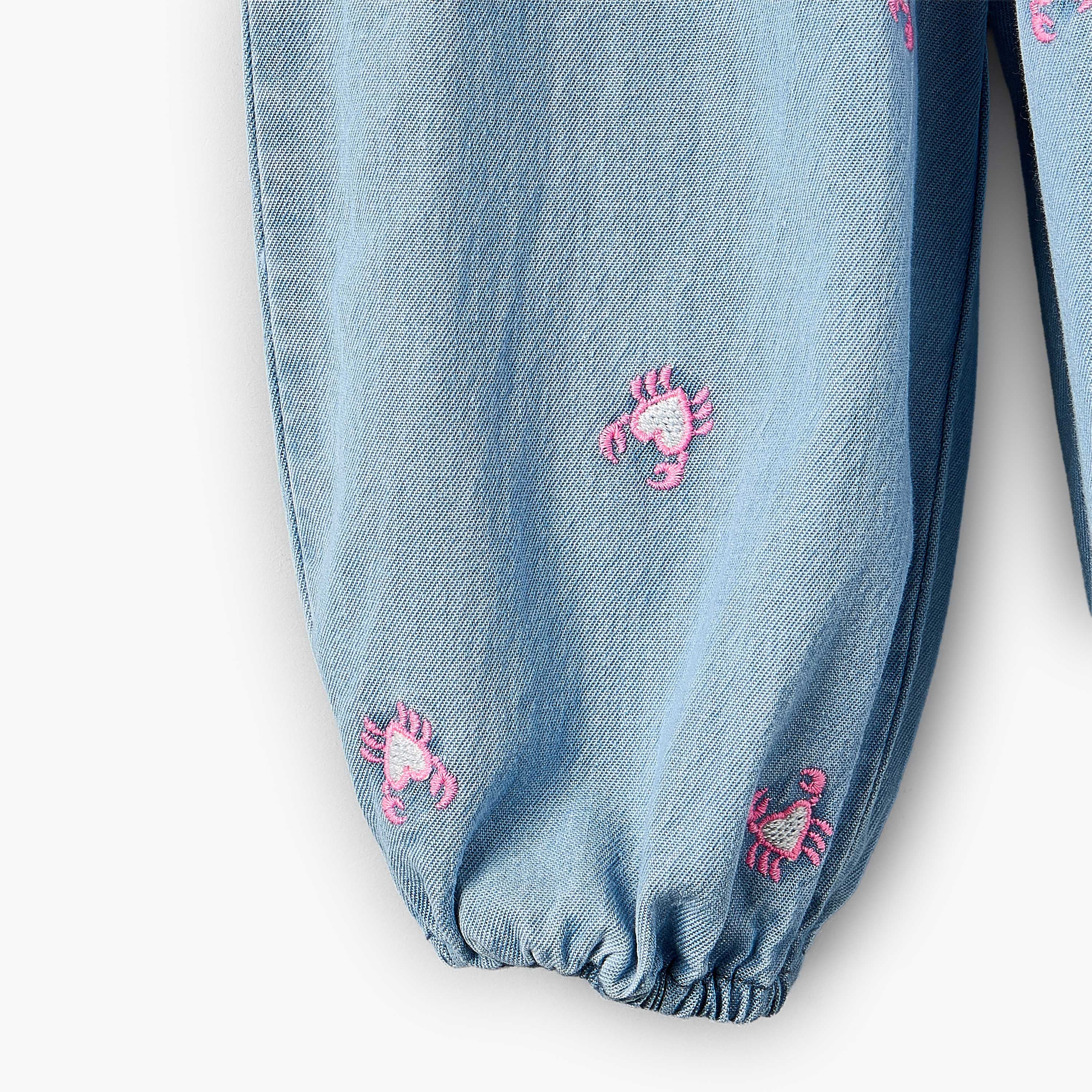 Juniors Crew Neck Short Sleeves Top and Denim Joggers Set with Turtle Print