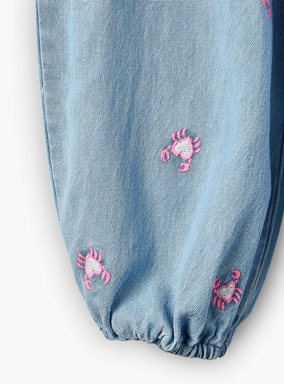 Juniors Crew Neck Short Sleeves Top and Denim Joggers Set with Turtle Print-baby-girls-clothing-setsandcoords-image-8