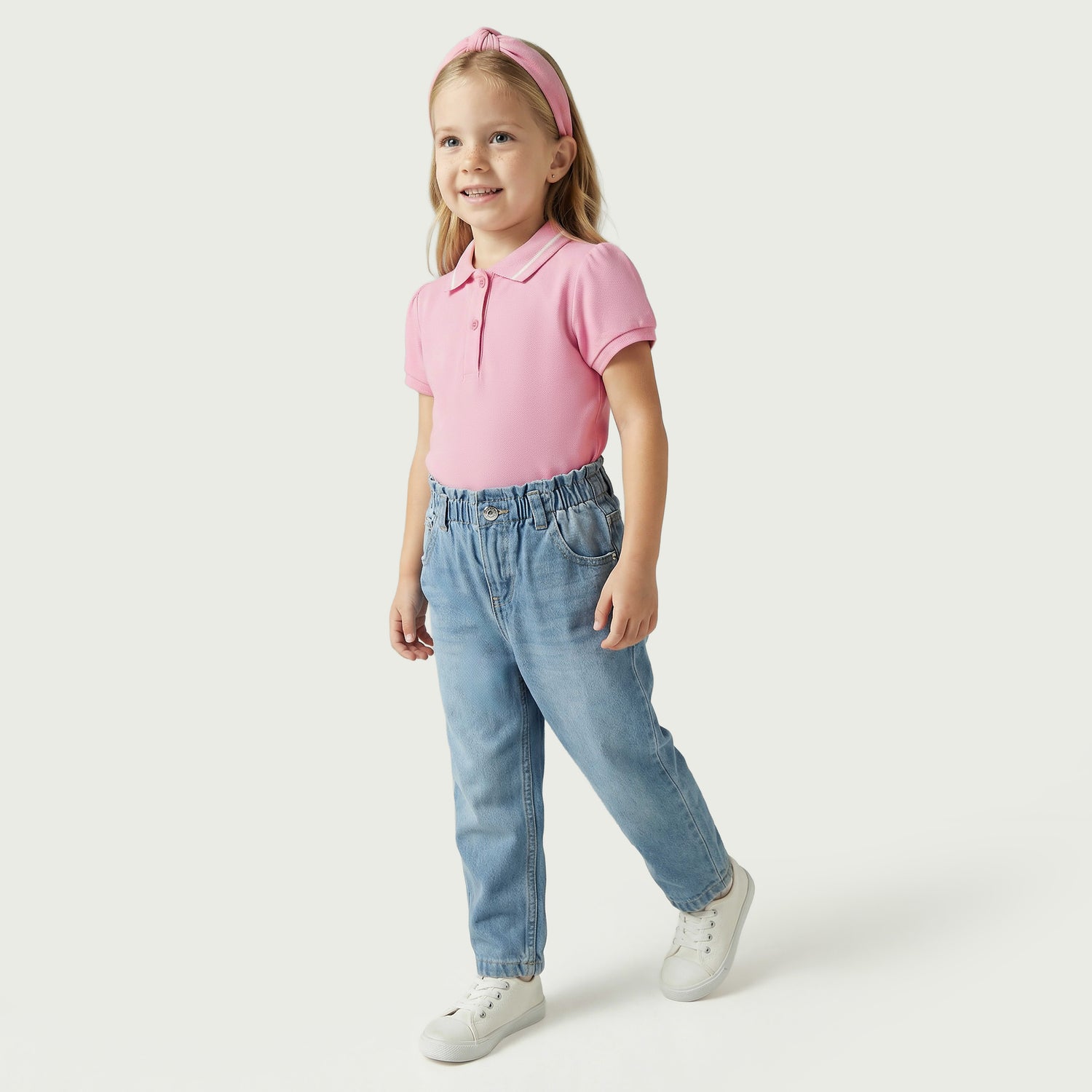 Juniors Collared Short Sleeves Polo T-shirt with Solid Design