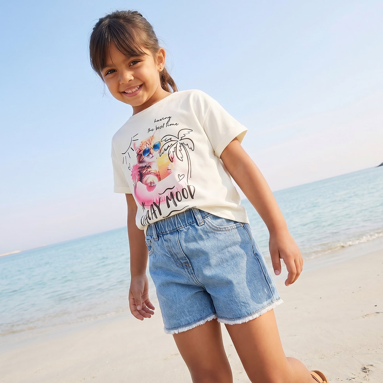 Juniors Crew Neck Short Sleeves T-shirt with Graphic Print