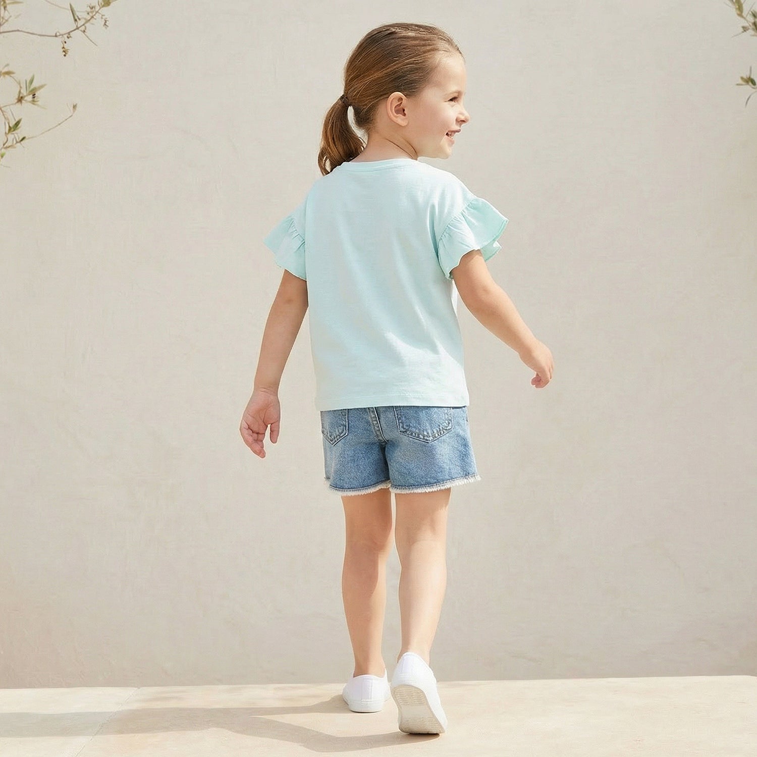 Juniors Round Neck Short Sleeves T-shirt with Flamingo Print